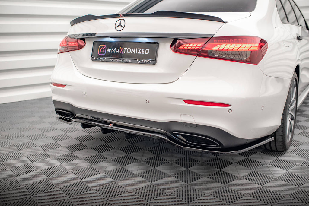 Maxton Design Street+ Mittlerer Diffusor RACE passend für Mercedes-Benz E AMG-Line Limousine W213 Facelift schwarz Hochglanz