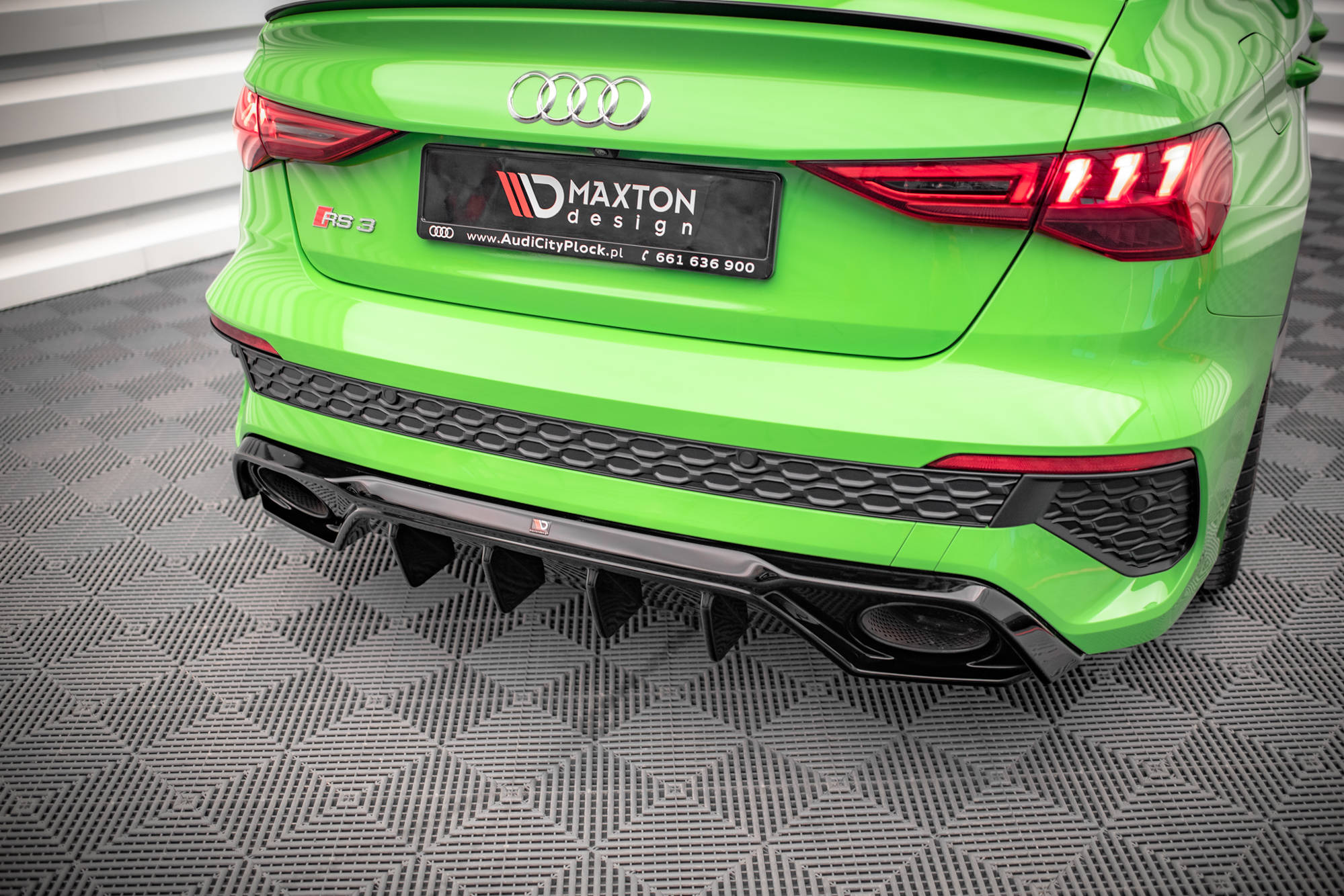 Maxton Design Diffusor Heck Ansatz passend für Audi RS3 8Y schwarz Hochglanz