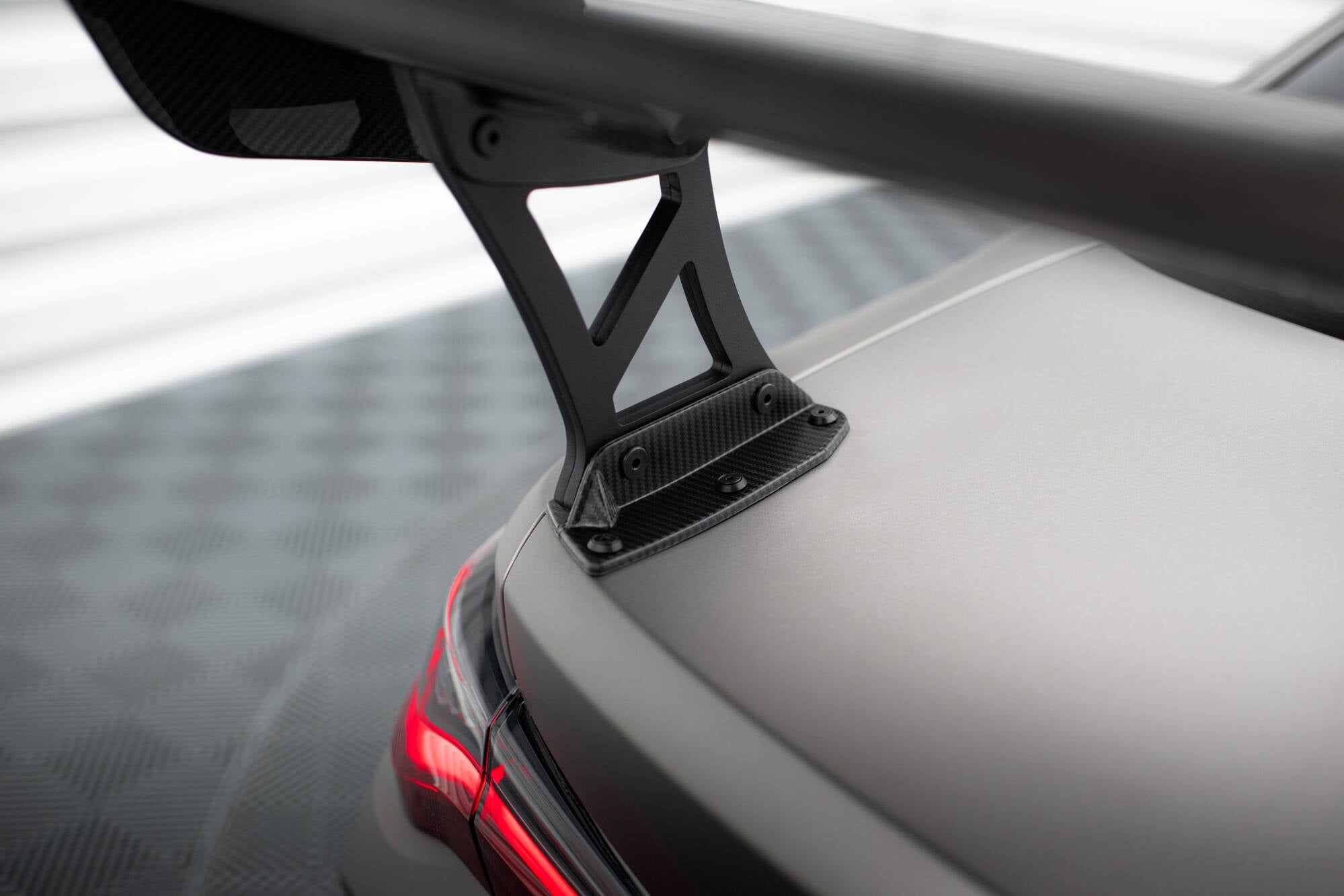 Maxton Design Carbon Spoiler With External Brackets Uprights BMW M4 G82 / G82 Facelift / M440i / 4 M-Paket G22 / G22 Facelift für BMW 4er Coupe