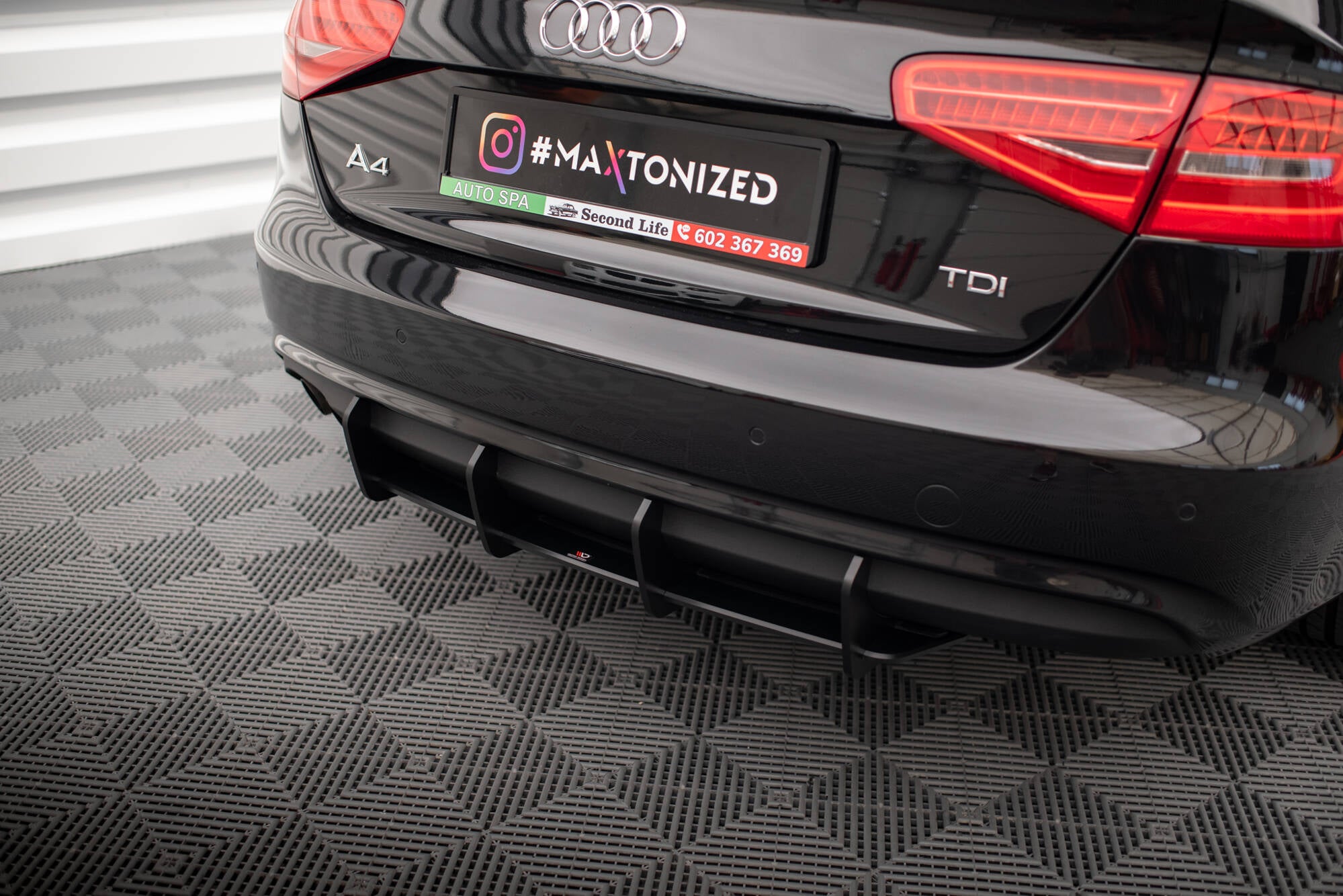 Maxton Design Street Pro Heckschürze passend für Audi A4 B8 Facelift