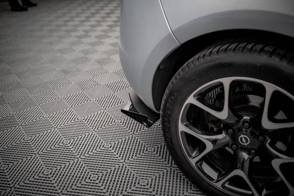 Maxton Design Robuste Racing Diffusor Heck Ansatz + Flaps passend für Opel Astra GTC OPC-Line J schwarz Hochglanz