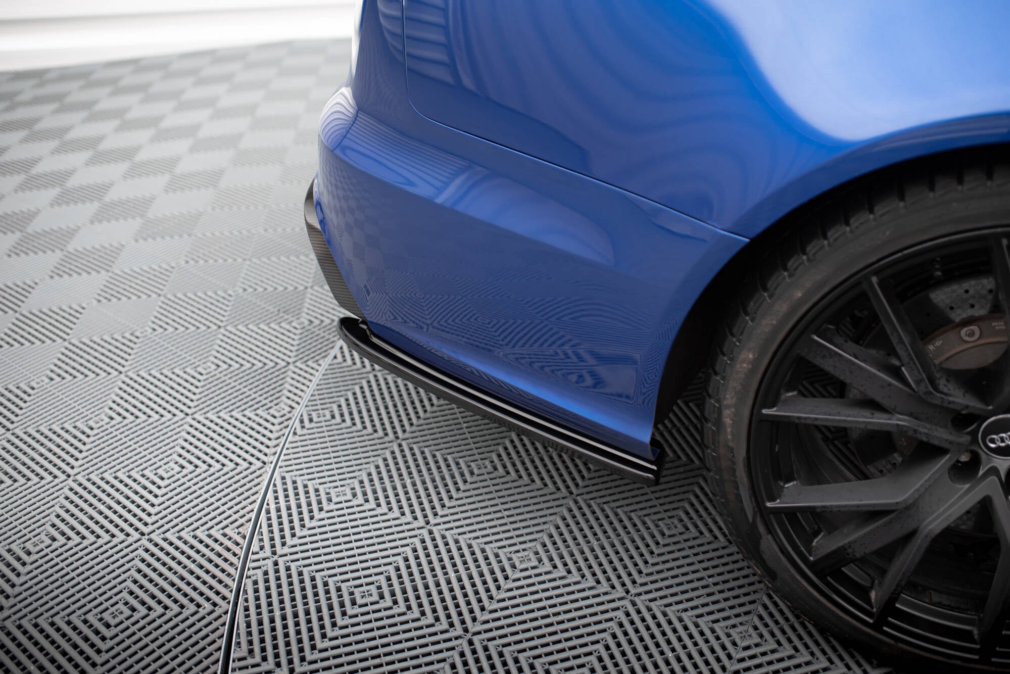 Maxton Design Heck Ansatz Flaps Diffusor passend für Audi Audi RS6 C7 / C7 Facelift schwarz Hochglanz