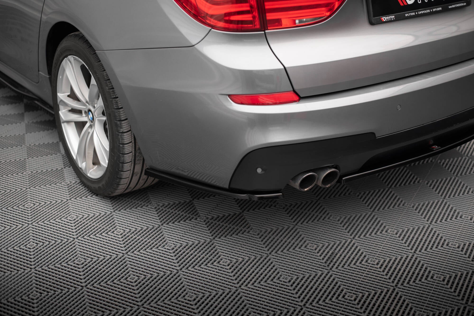 Maxton Design Heck Ansatz Flaps Diffusor passend für BMW 5er GT M-Paket F07 schwarz Hochglanz