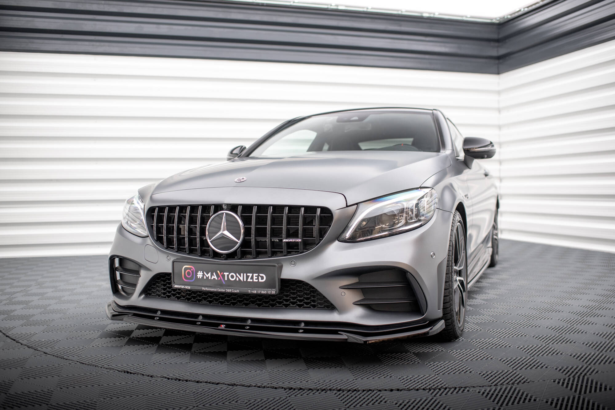Maxton Design Street+ Spoilerlippe Front Ansatz V.2 passend für Mercedes-AMG C43 Coupe / Cabrio / Limousine / Kombi C205 / A205 / W205 / S205 Facelift schwarz Hochglanz
