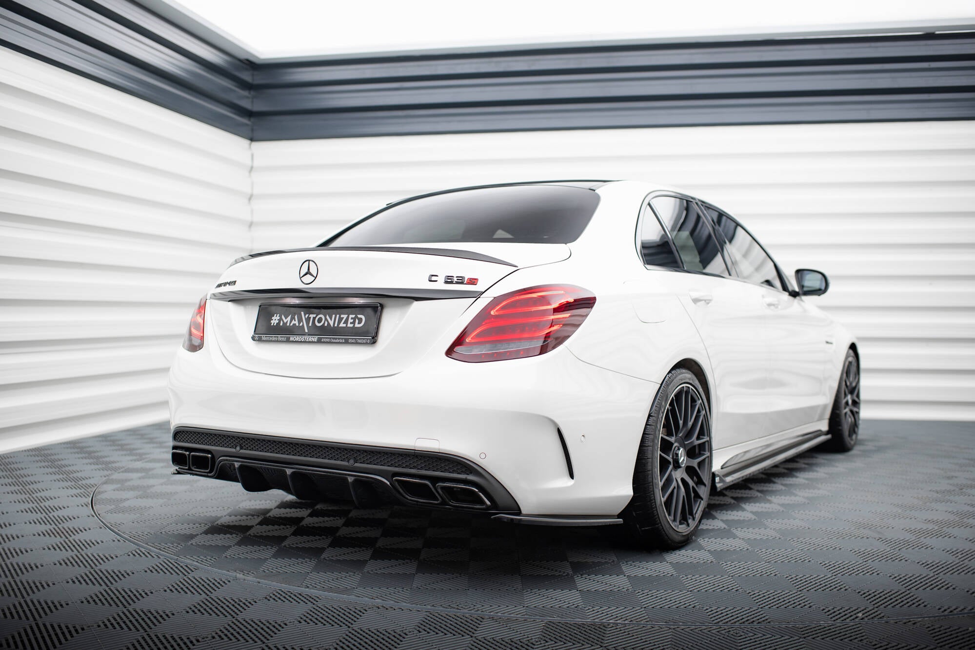 Maxton Design Heck Ansatz Flaps Diffusor passend für Mercedes C-Klasse S205 63 AMG schwarz Hochglanz