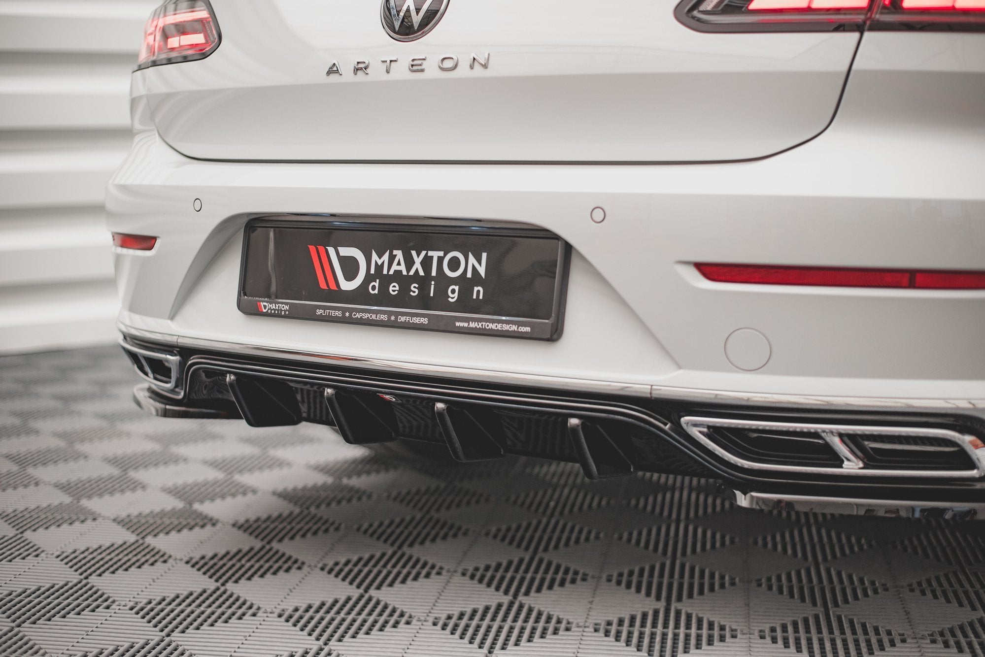 Maxton Design Diffusor Heck Ansatz passend für VW Arteon R-Line Limousine / Shooting Brake Mk1 Facelift schwarz Hochglanz