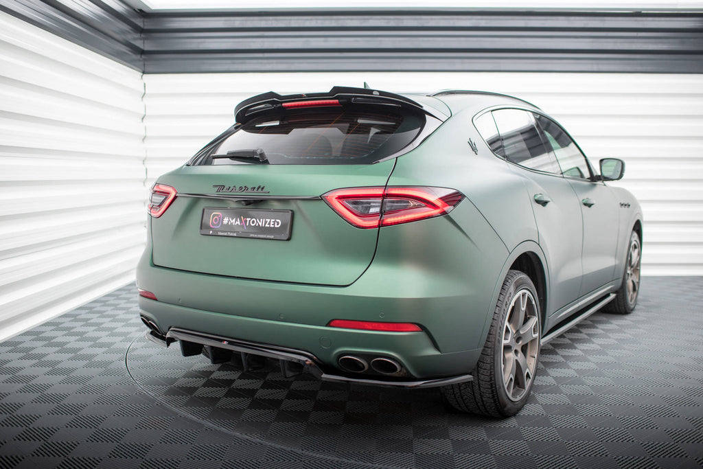 Maxton Design Street+ Mittlerer Diffusor RACE passend für Maserati Levante Mk1 schwarz Hochglanz