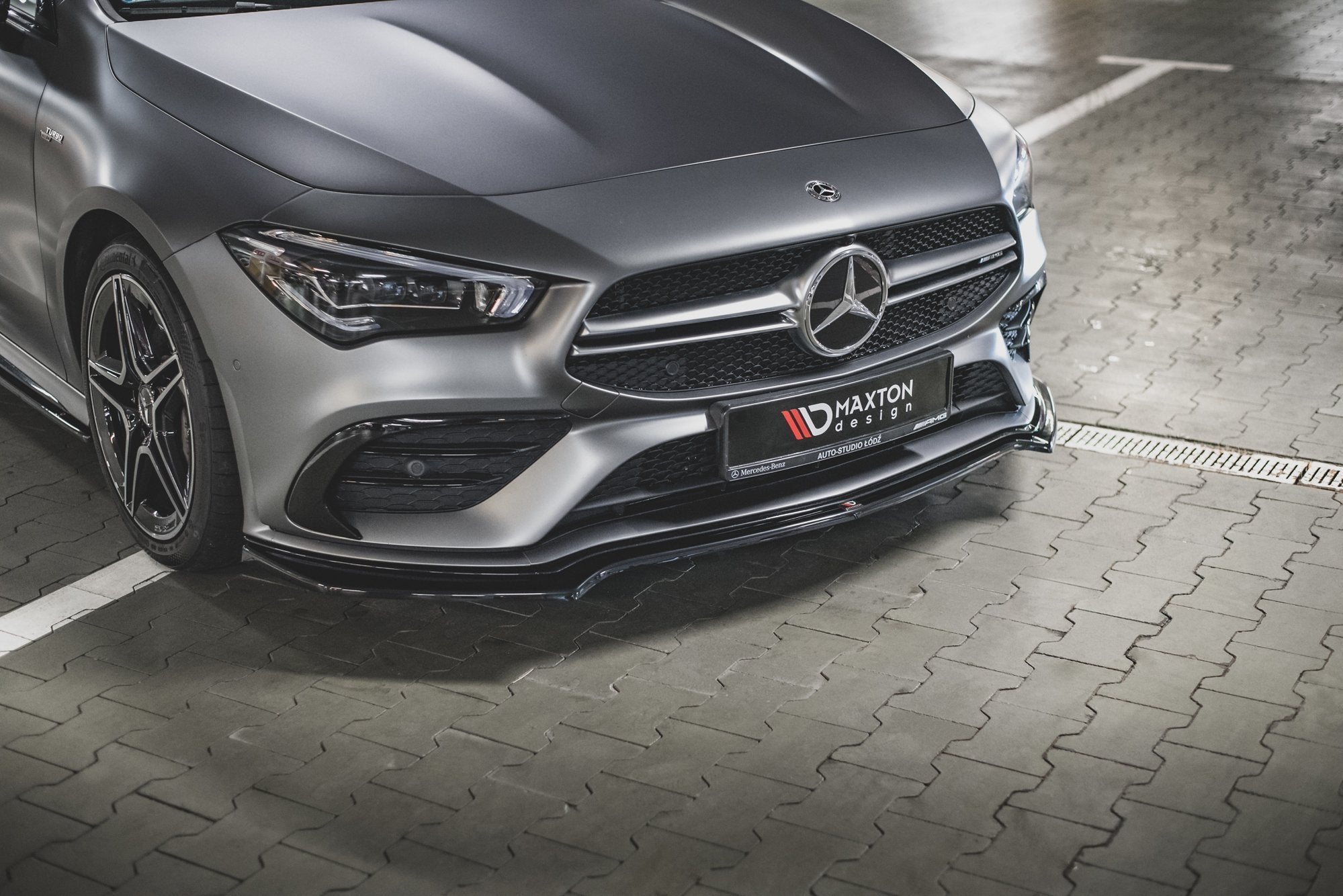 Maxton Design Street+ Spoilerlippe Front Ansatz V.1 passend für Mercedes-AMG CLA 35 Aero C118 schwarz Hochglanz