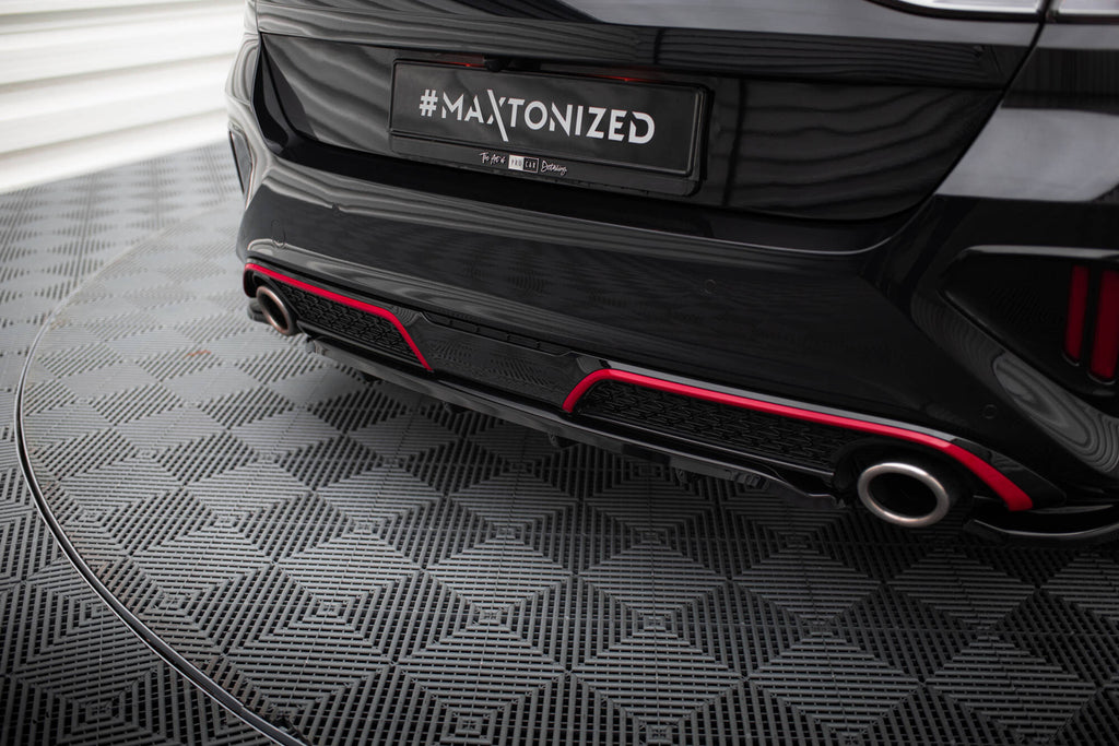 Maxton Design Street+ Mittlerer Diffusor RACE passend für Kia Ceed GT Mk3 Facelift schwarz Hochglanz