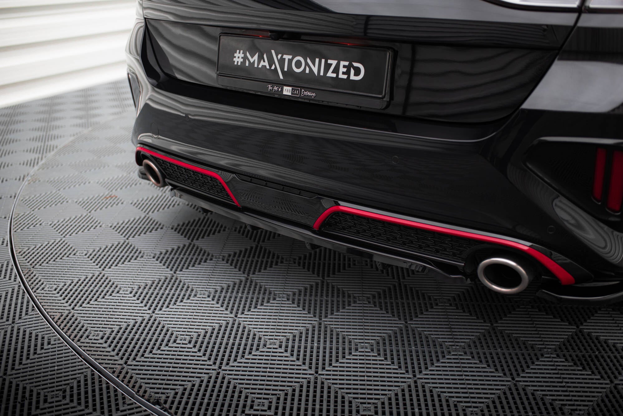 Maxton Design Street+ Mittlerer Diffusor RACE passend für Kia Ceed GT Mk3 Facelift schwarz Hochglanz