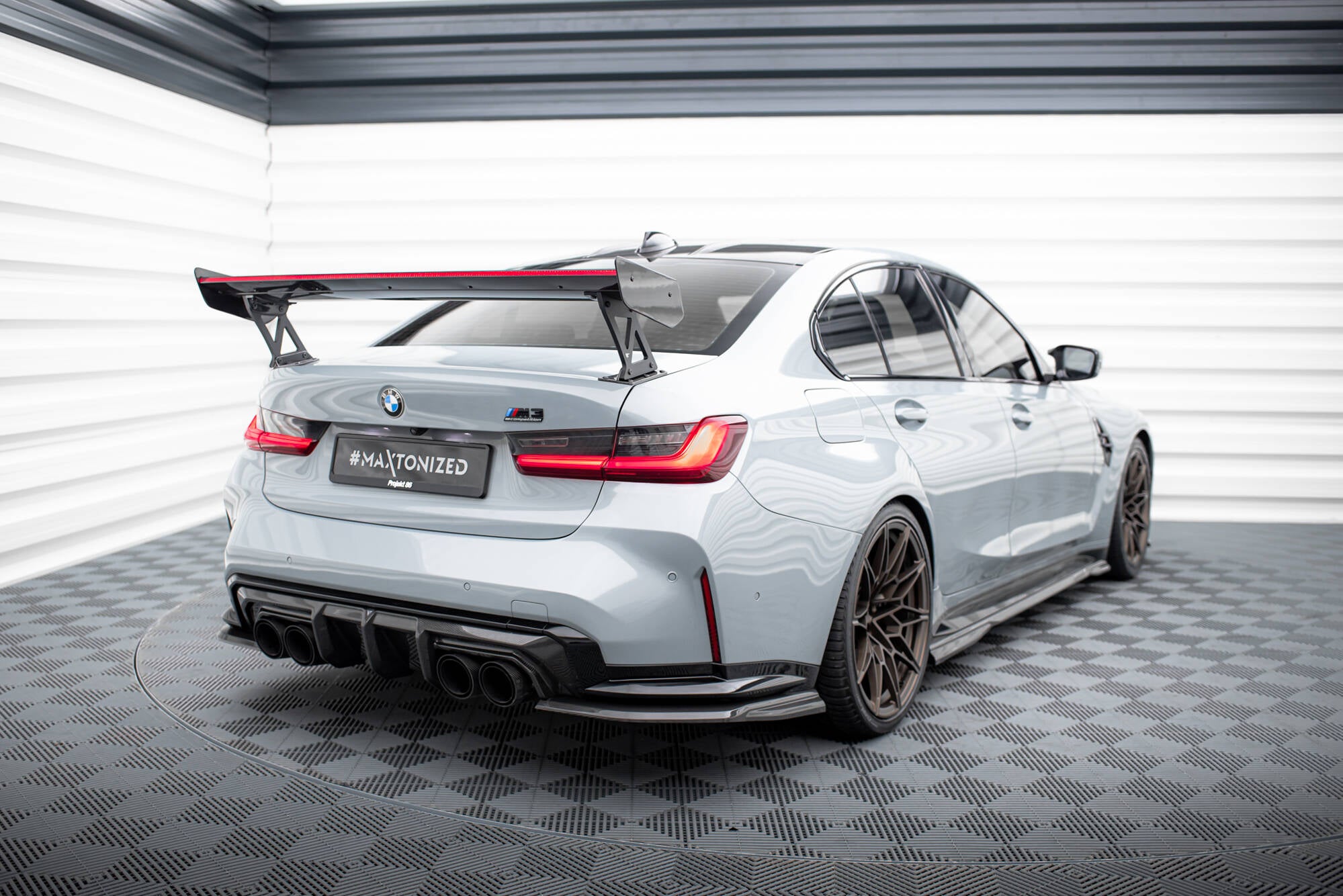 Maxton Design Carbon Spoiler With External Brackets Uprights + LED BMW M3 G80 / M340i G20 / 3 M-Paket G20 / 3 Standard G20 für BMW 3er G20