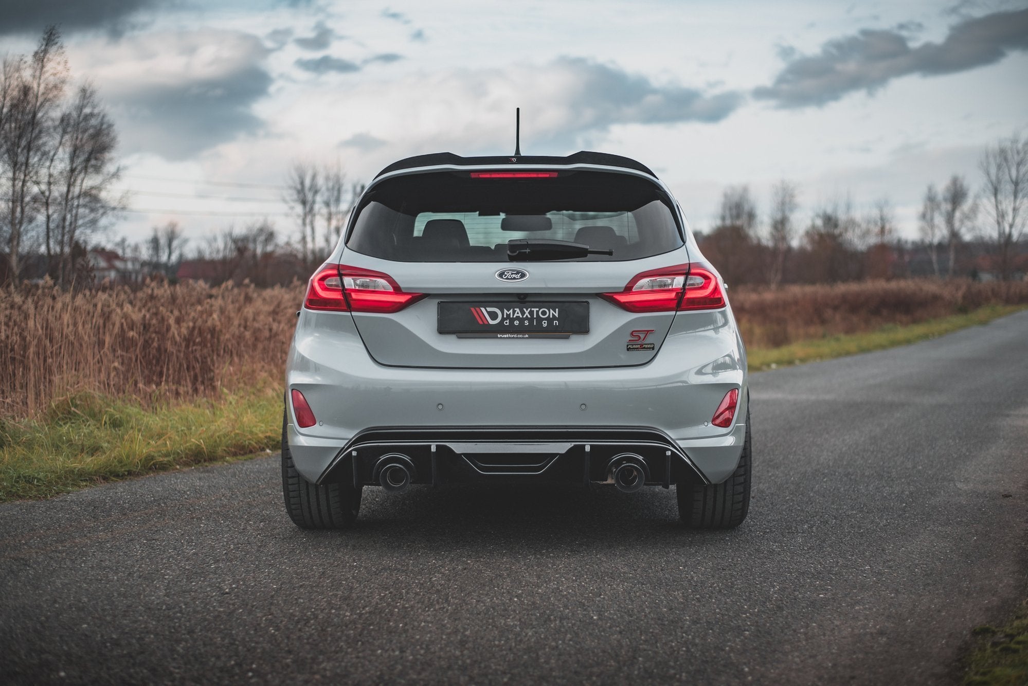 Maxton Design Diffusor Heck Ansatz passend für + Milltek Sport Auspuffverlängerung Ford Fiesta ST Mk8 + GPF System