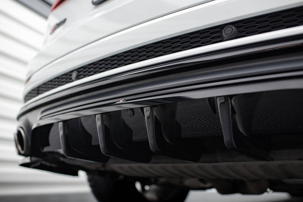 Maxton Design Street+ Mittlerer Diffusor RACE passend für Audi SQ8 Mk1 schwarz Hochglanz