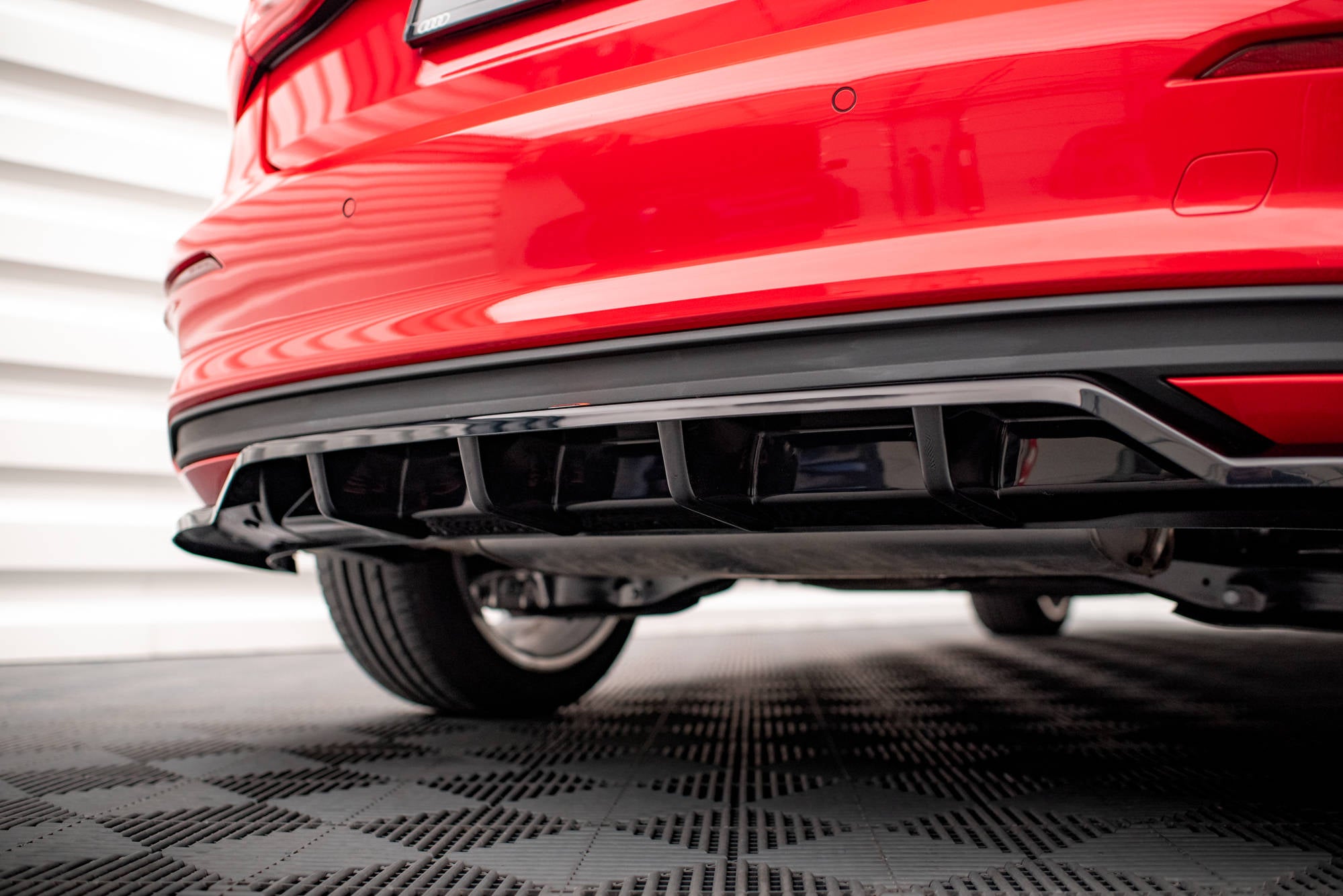 Maxton Design Street+ Mittlerer Diffusor RACE passend für Audi A3 Sportback 8Y schwarz Hochglanz