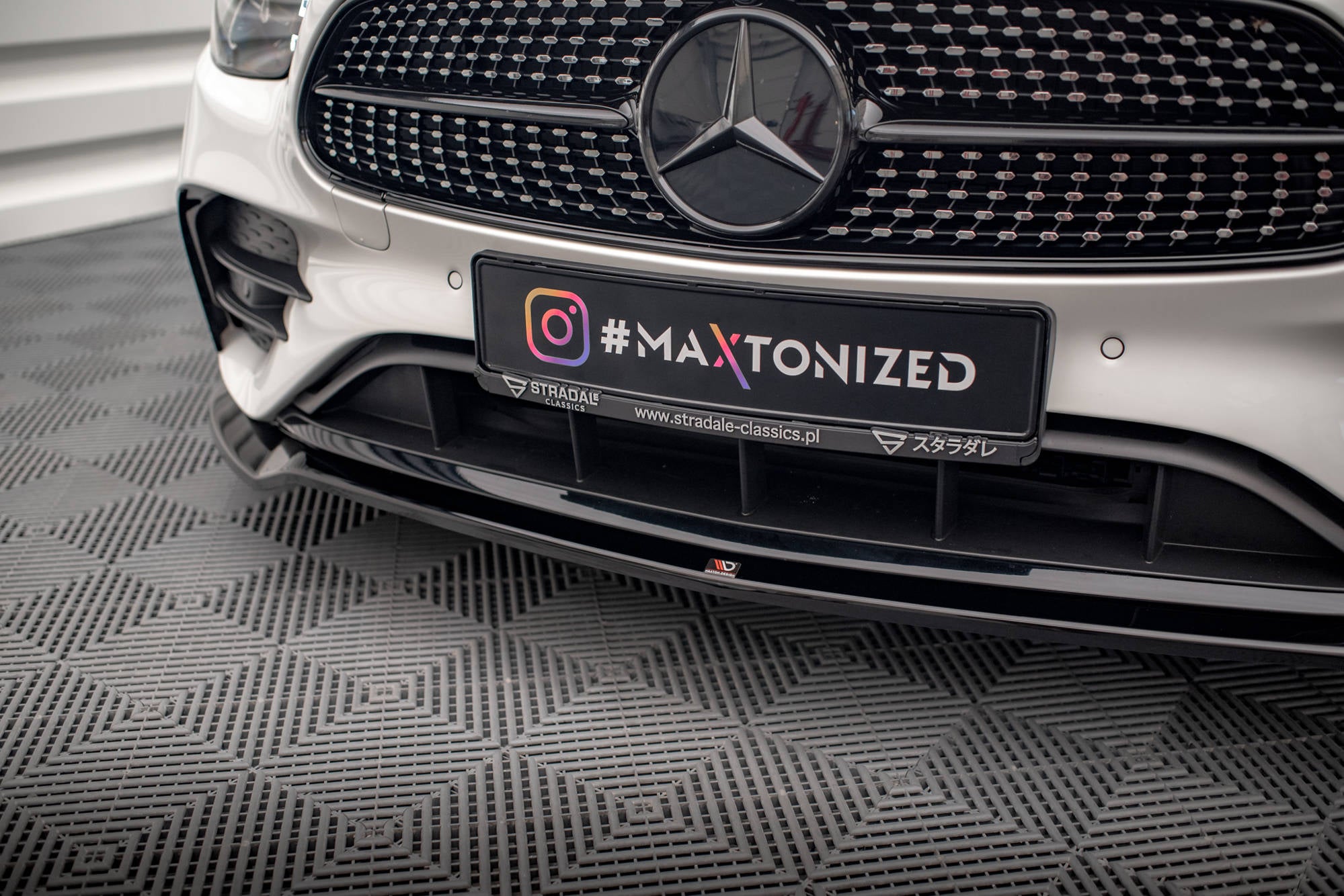 Maxton Design Street+ Spoilerlippe Front Ansatz V.1 passend für Mercedes-Benz E AMG-Line W213 Facelift schwarz Hochglanz