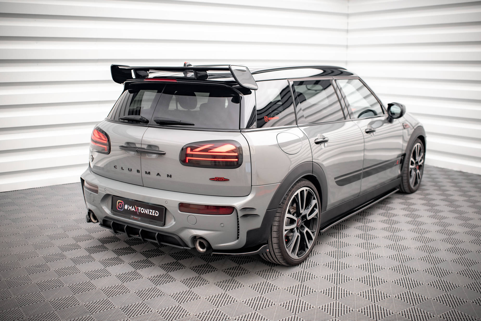 Maxton Design Heck Ansatz Flaps Diffusor V.2 passend für Mini Cooper Clubman John Cooper Works F54 Facelift schwarz Hochglanz