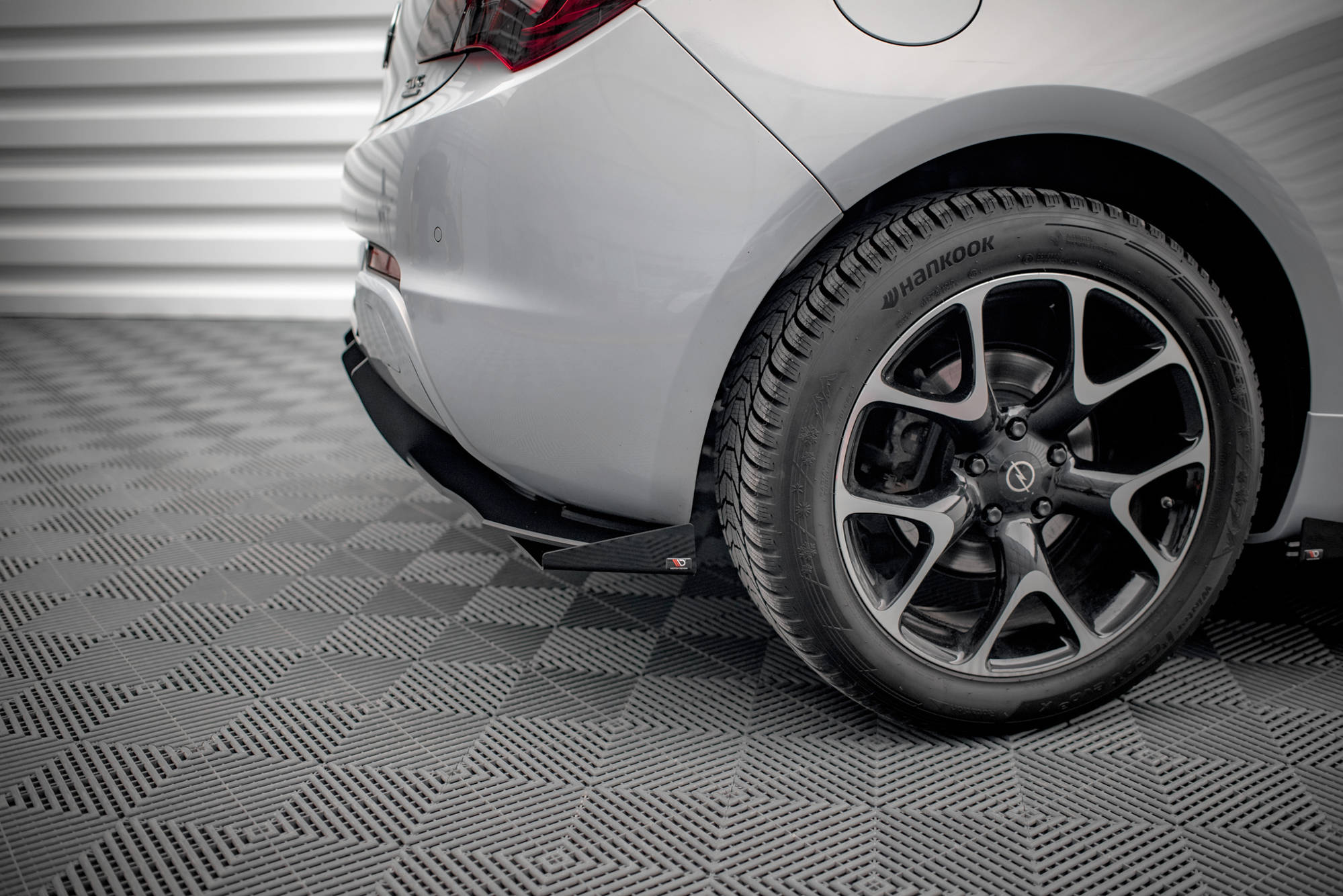 Maxton Design Hintere Seiten Flaps passend für Opel Astra GTC OPC-Line J schwarz Hochglanz