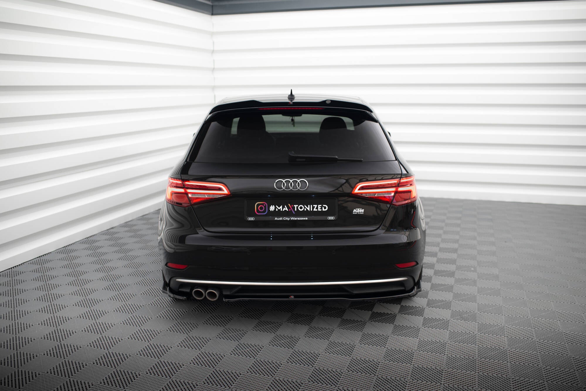 Maxton Design Heck Ansatz Flaps Diffusor passend für Audi A3 Sportback 8V Facelift schwarz Hochglanz