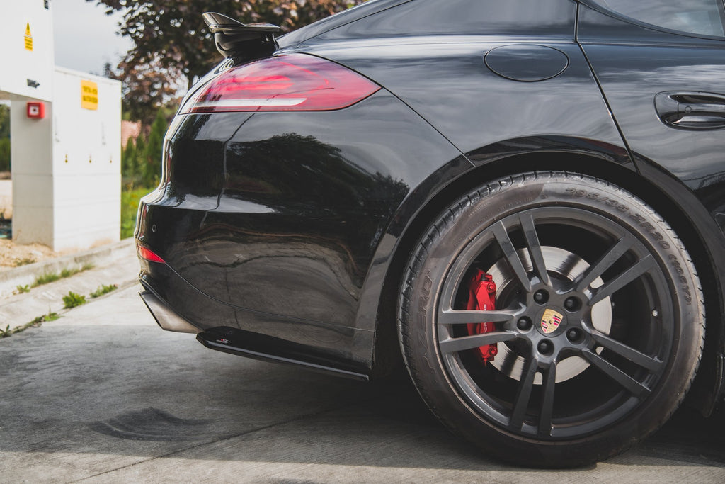 Maxton Design Heck Ansatz Flaps Diffusor für Porsche Panamera Turbo 970 Facelift Carbon Look