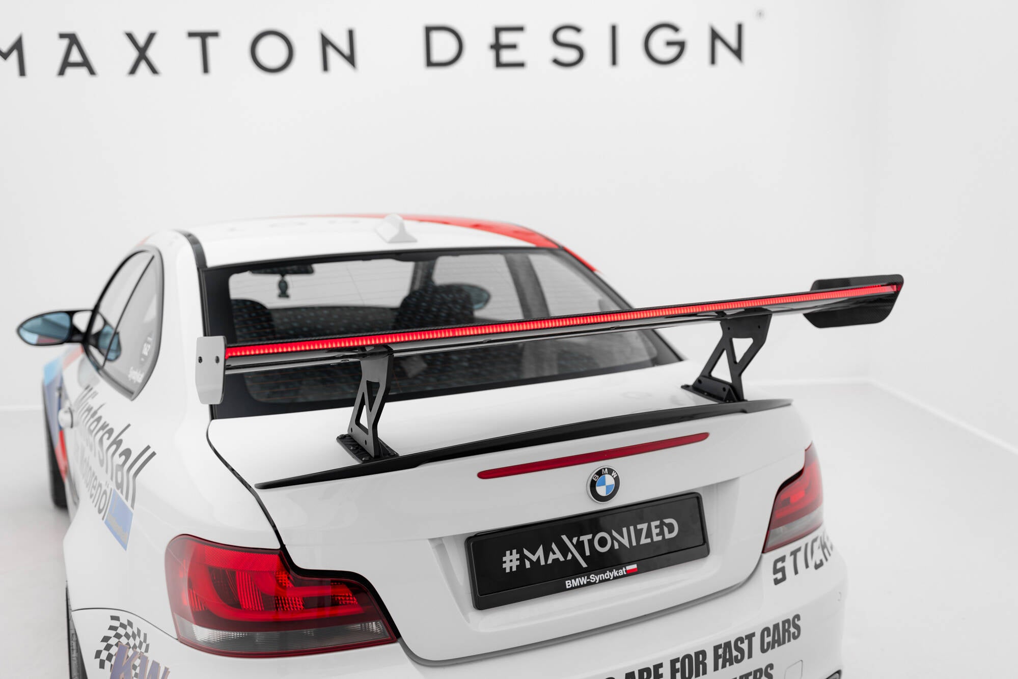 Maxton Design Carbon Spoiler With Internal Brackets Uprights V.1 + LED BMW 1er M E82 für BMW M1 E82