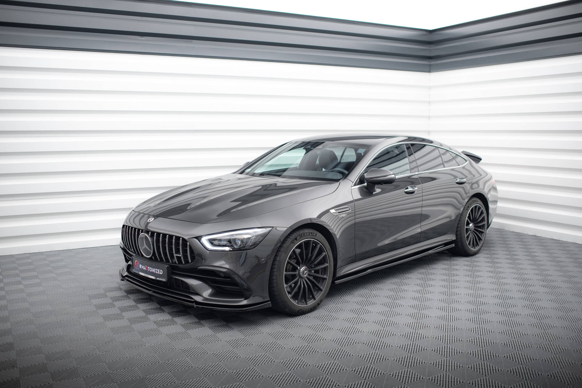Maxton Design Street+ Spoilerlippe Front Ansatz V.2 passend für Mercedes-AMG GT 53 4-Door Coupe X290 schwarz Hochglanz