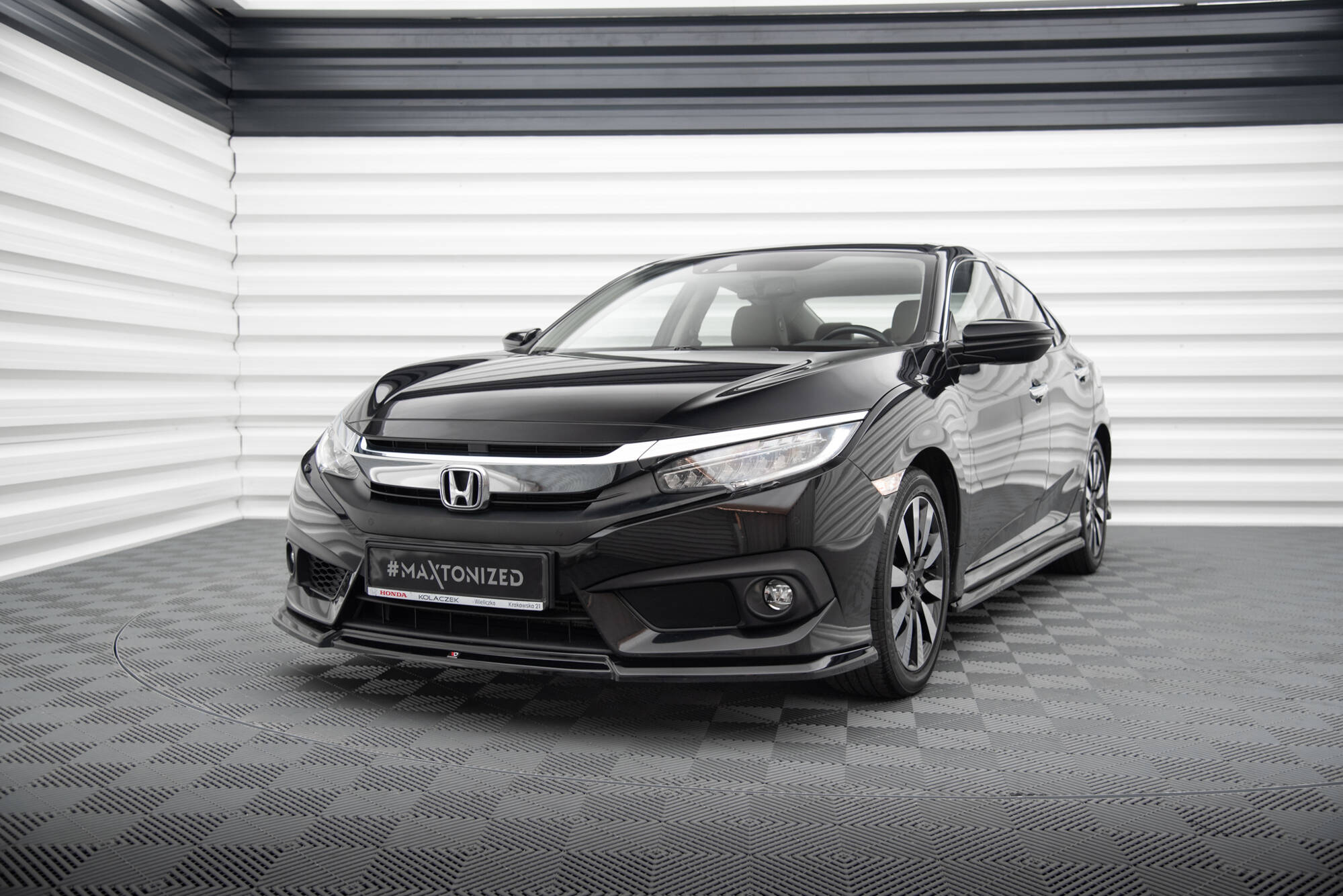 Maxton Design Street+ Spoilerlippe Front Ansatz V.2 passend für Honda Civic Limousine Mk10 schwarz Hochglanz