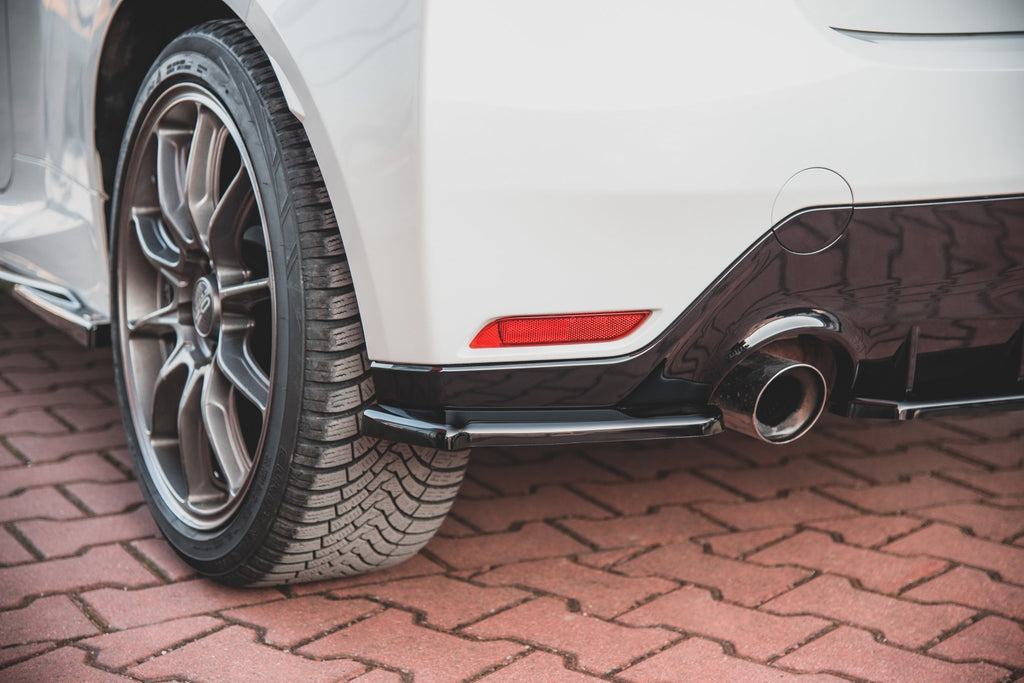 Maxton Design Heck Ansatz Flaps Diffusor V.1 passend für Toyota GR Yaris Mk4 schwarz Hochglanz