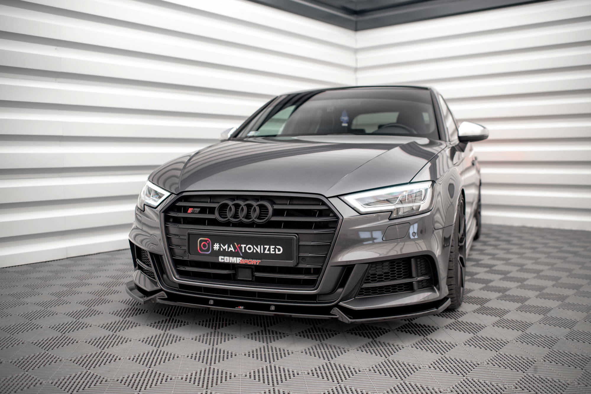 Maxton Design Street+ Spoilerlippe Front Ansatz V.1 passend für Audi S3 / A3 S-Line Sportback 8V Facelift schwarz Hochglanz