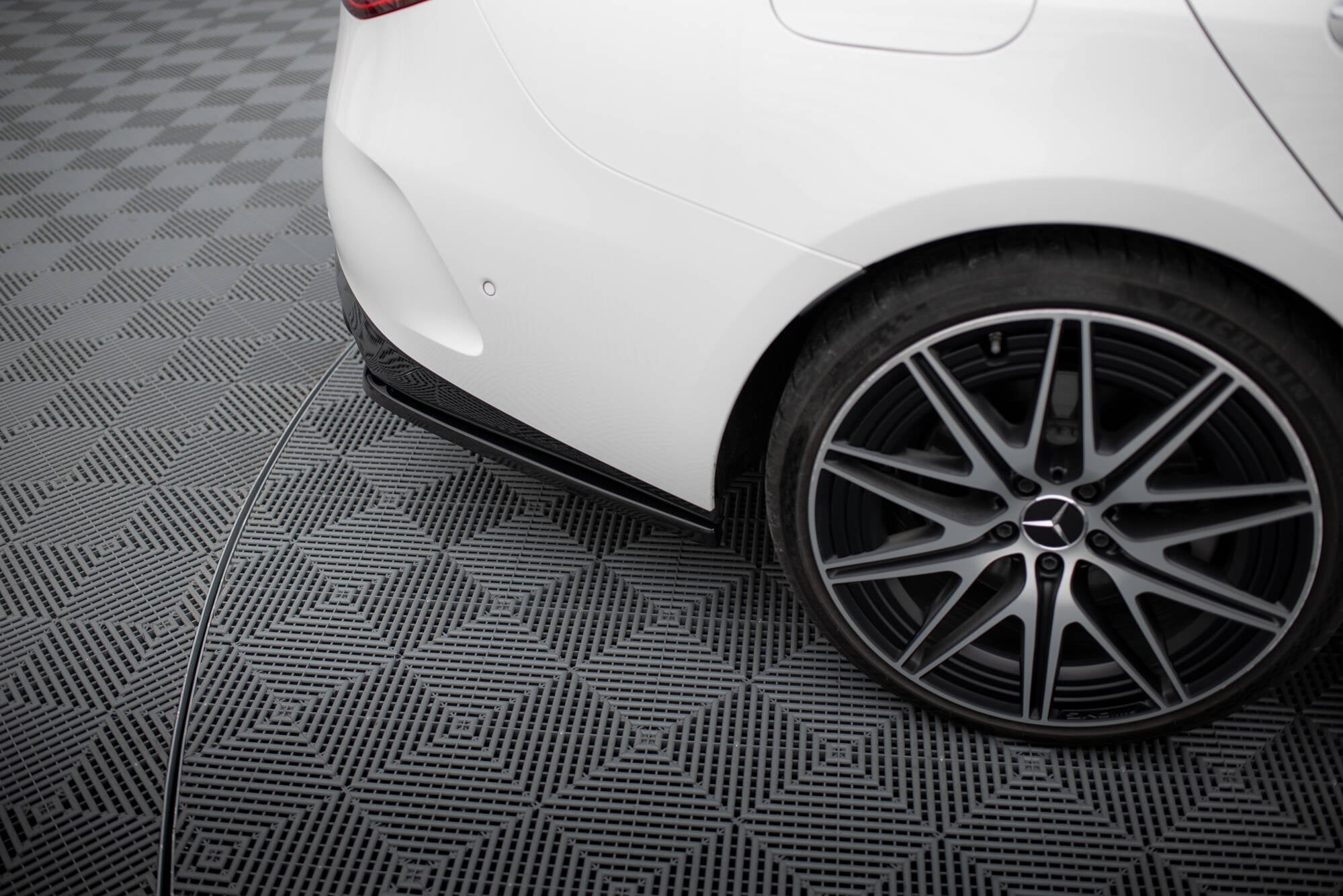 Maxton Design Heck Ansatz Flaps Diffusor passend für Mercedes-Benz C AMG-Line / 43 AMG W206 schwarz Hochglanz