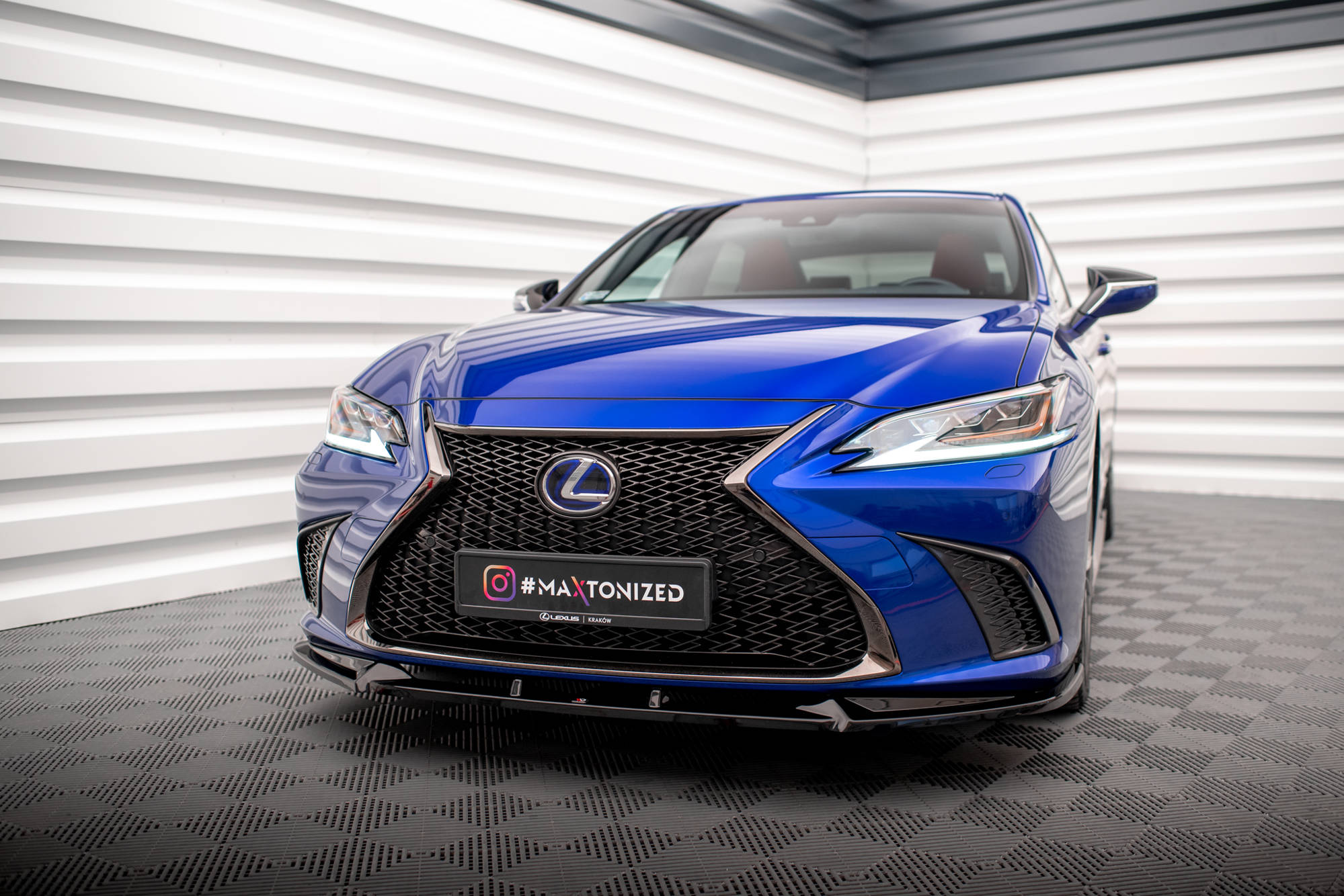 Maxton Design Street+ Spoilerlippe Front Ansatz V.2 passend für Lexus ES F Sport Mk7 schwarz Hochglanz