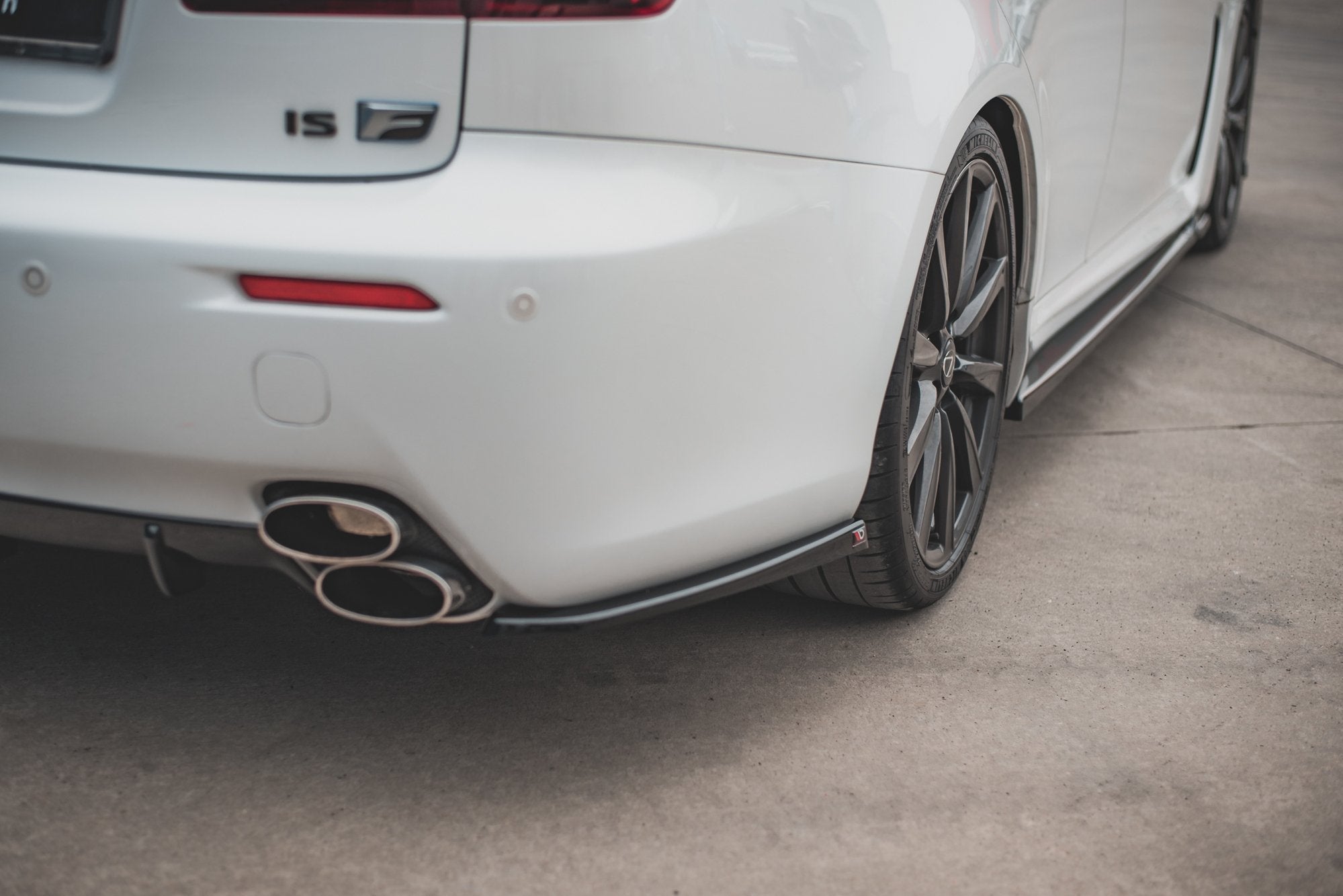 Maxton Design Heck Ansatz Flaps Diffusor für Lexus IS F Mk2 schwarz matt