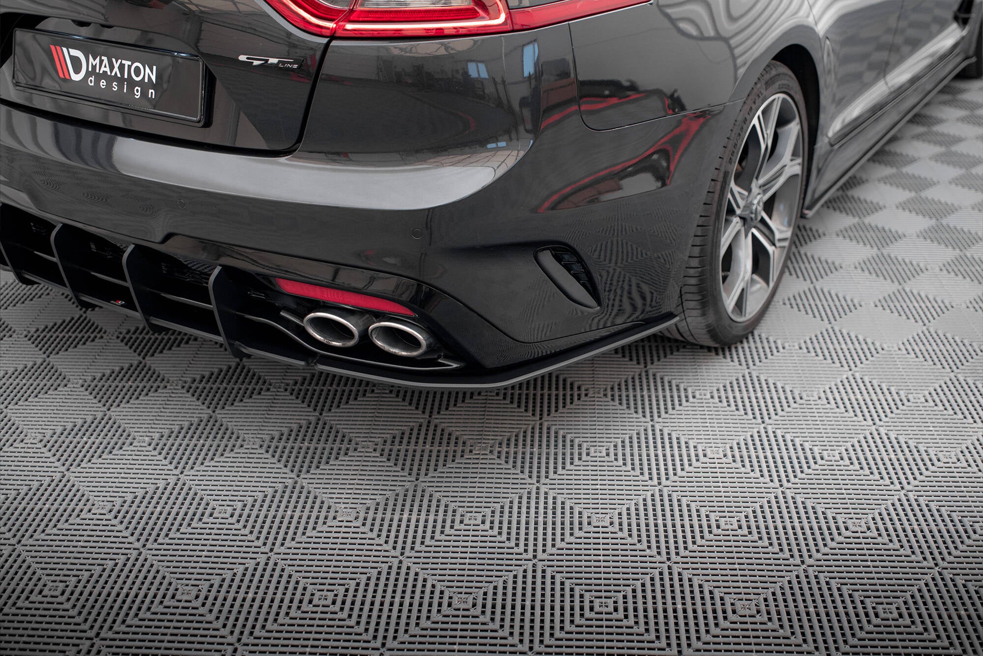Maxton Design Street Pro Heck Ansatz Flaps Diffusor passend für Kia Stinger GT / GT-Line Mk1