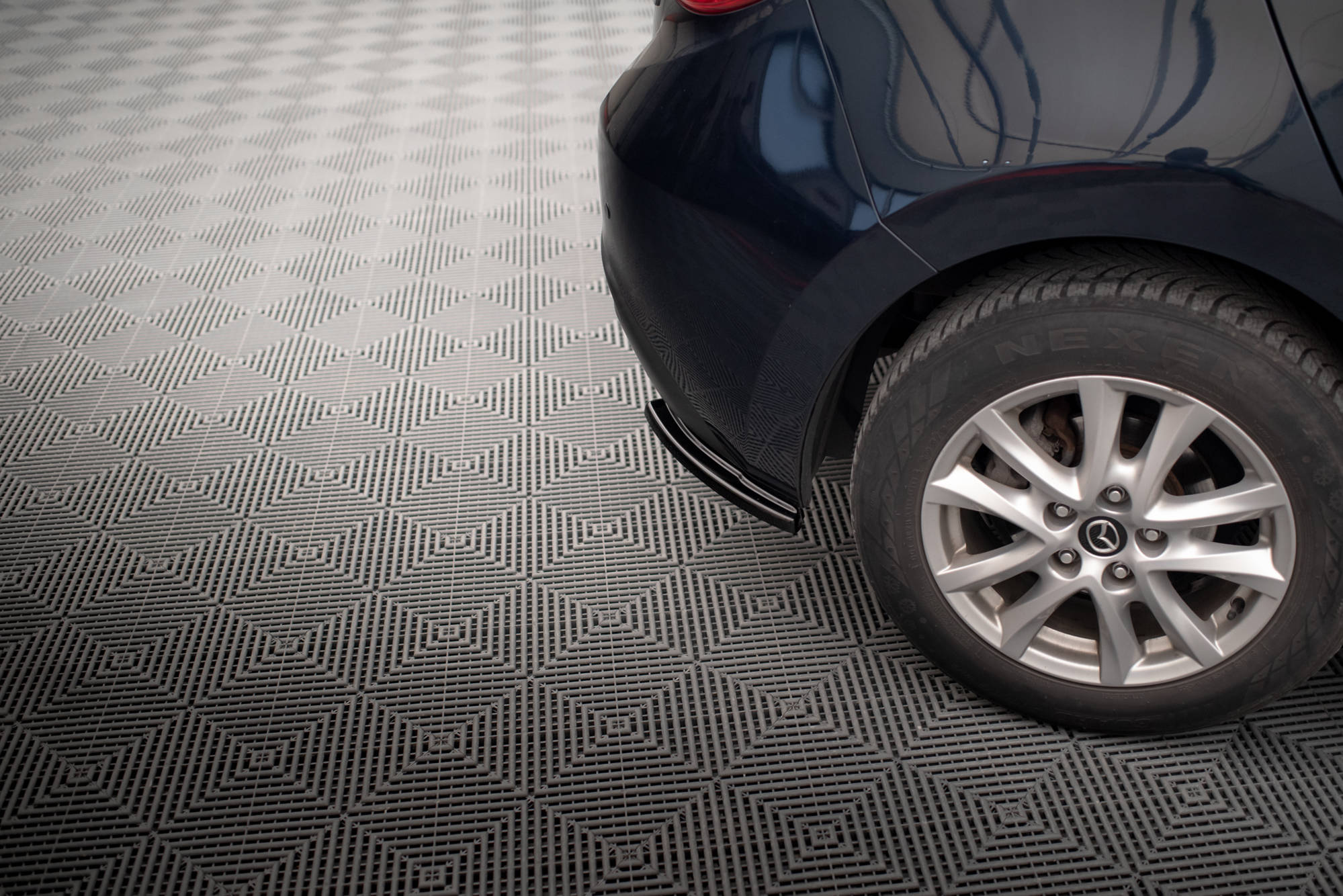 Maxton Design Heck Ansatz Flaps Diffusor passend für Mazda 3 Mk3 schwarz Hochglanz