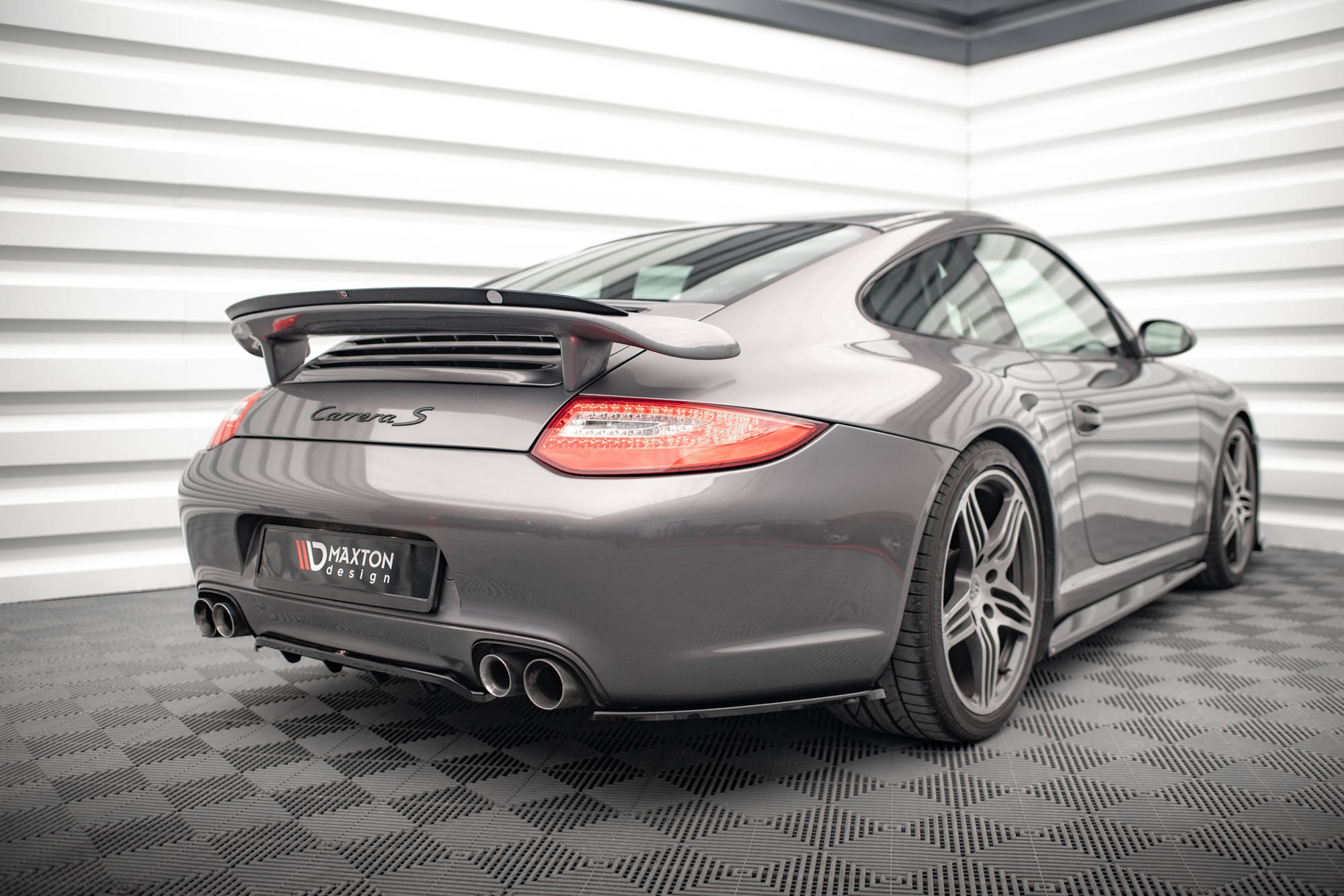 Maxton Design Street+ Mittlerer Diffusor RACE passend für Porsche 911 Carrera / Carrera GTS 997 Facelift schwarz Hochglanz