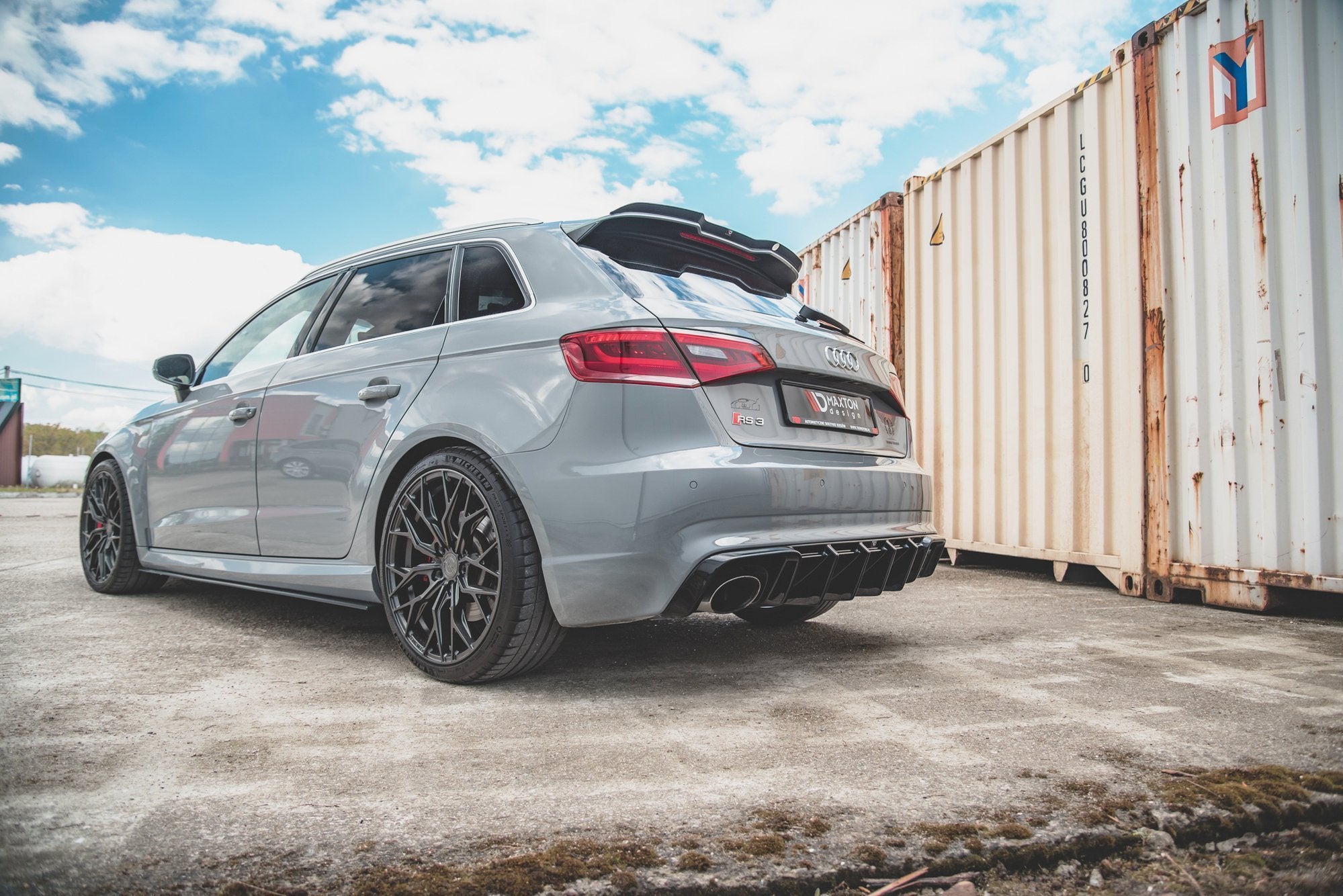 Maxton Design Diffusor Heck Ansatz passend für Audi RS3 8V Sportback schwarz Hochglanz