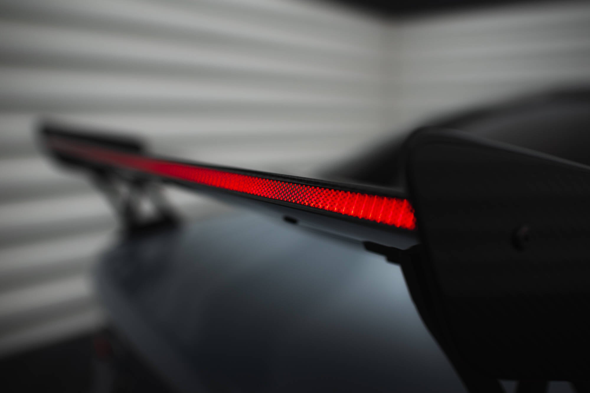 Maxton Design Carbon Spoiler With External Brackets Uprights + LED BMW M3 G80 / M340i G20 / 3 M-Paket G20 / 3 Standard G20 für BMW 3er G20