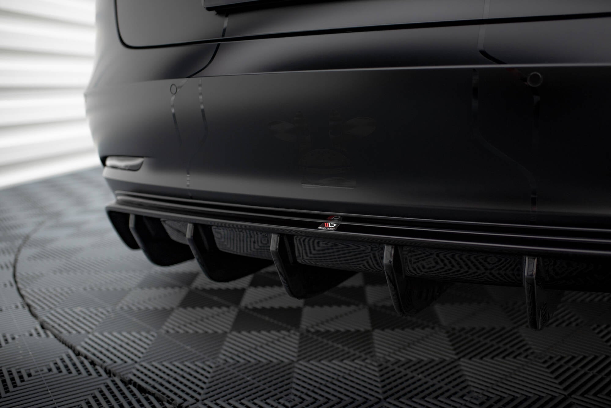 Maxton Design Diffusor Heck Ansatz V.2 passend für Tesla Model 3 schwarz Hochglanz