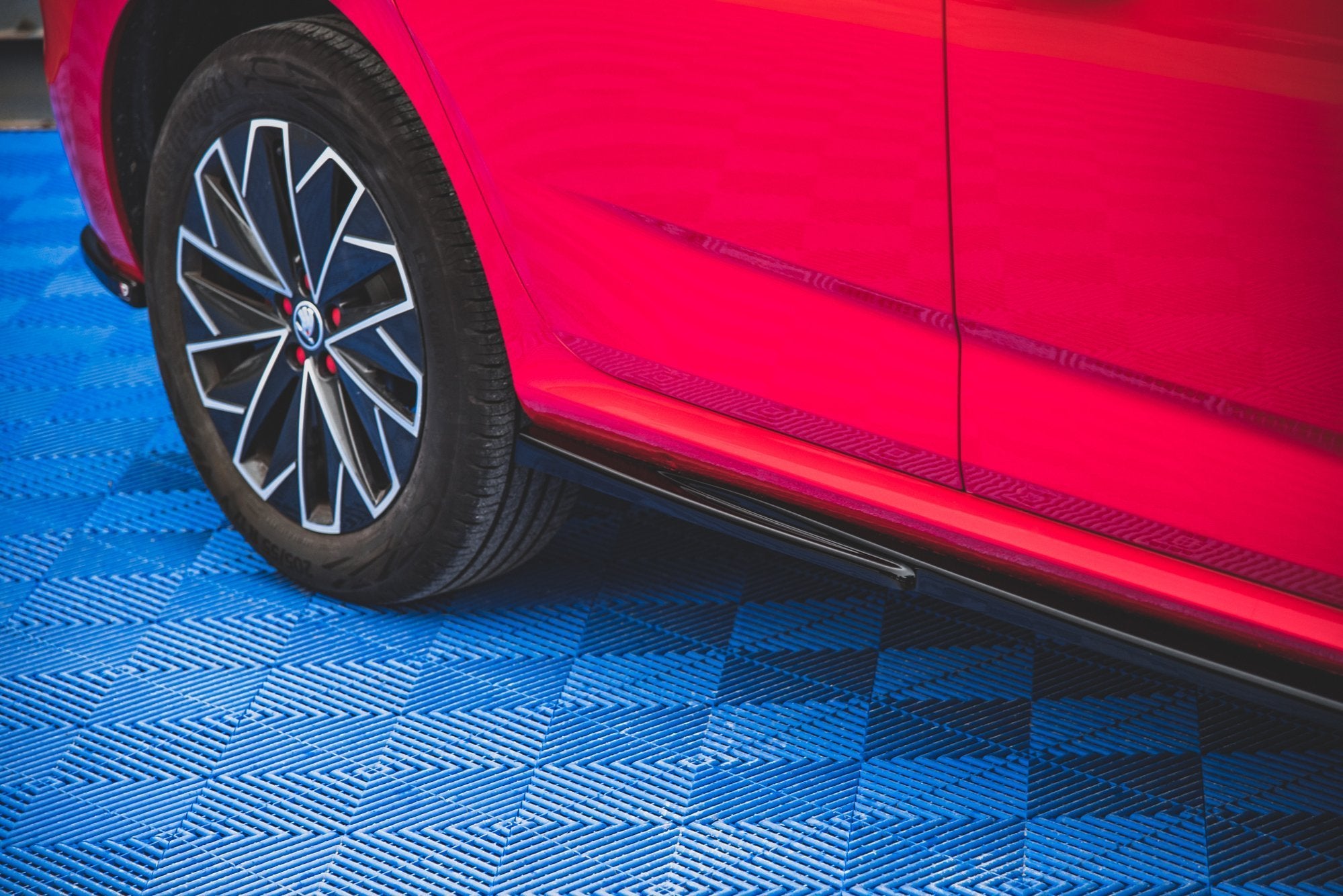 Maxton Design Street+ Seitenschweller Leisten passend für Skoda Kamiq Mk1 schwarz Hochglanz