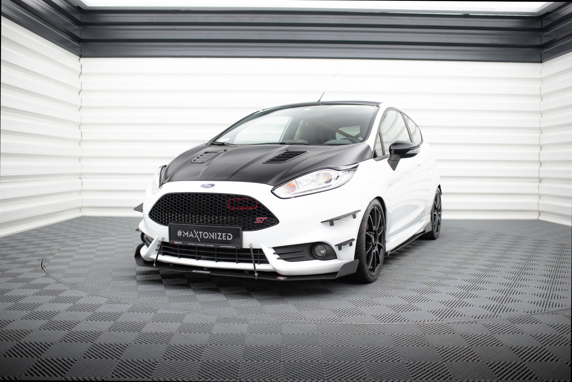 Maxton Design Front Sport Diffusor V.2 Ford Fiesta ST Mk7 FL für Ford Fiesta ST
