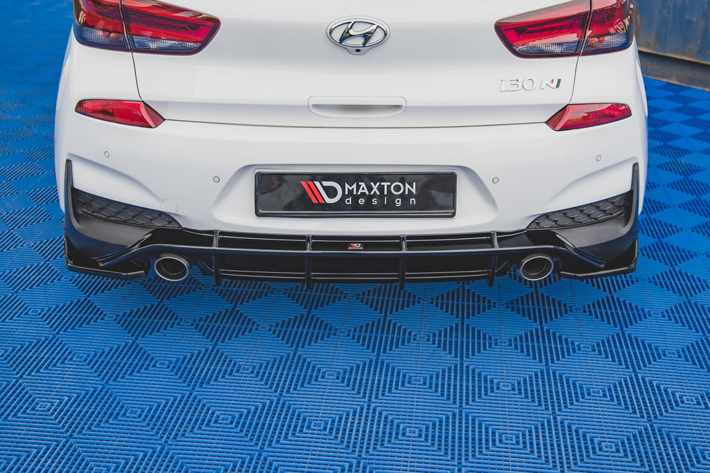 Maxton Design Heck Ansatz Flaps Diffusor V.4 passend für Hyundai I30 N Mk3 Hatchback schwarz Hochglanz