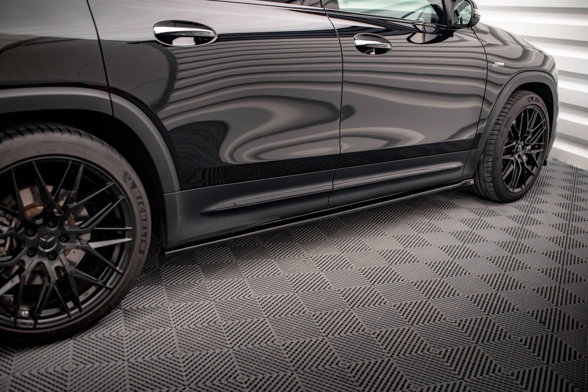 Maxton Design Street+ Seitenschweller Leisten passend für Mercedes-AMG GLB 35 / AMG-Line X247 schwarz Hochglanz