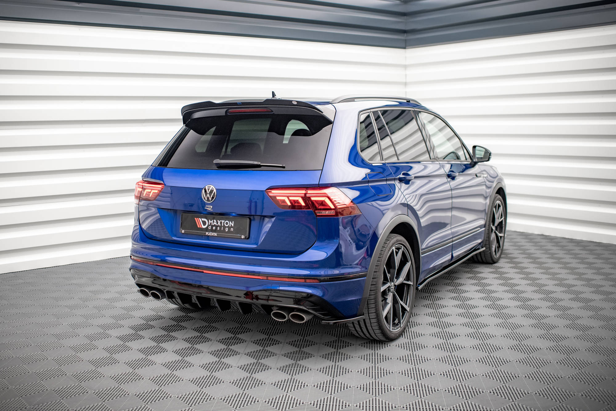 Maxton Design Heck Ansatz Flaps Diffusor passend für VW Tiguan R Mk2 Facelift schwarz Hochglanz
