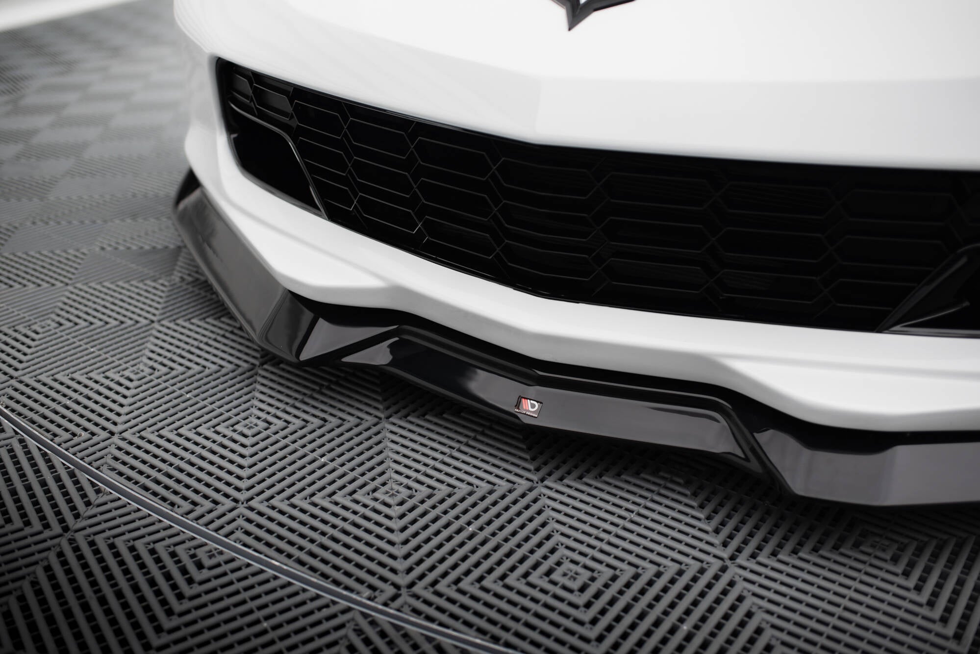 Maxton Design Street+ Spoilerlippe Front Ansatz V.2 passend für Chevrolet Corvette Stingray / Z06 C7 schwarz Hochglanz