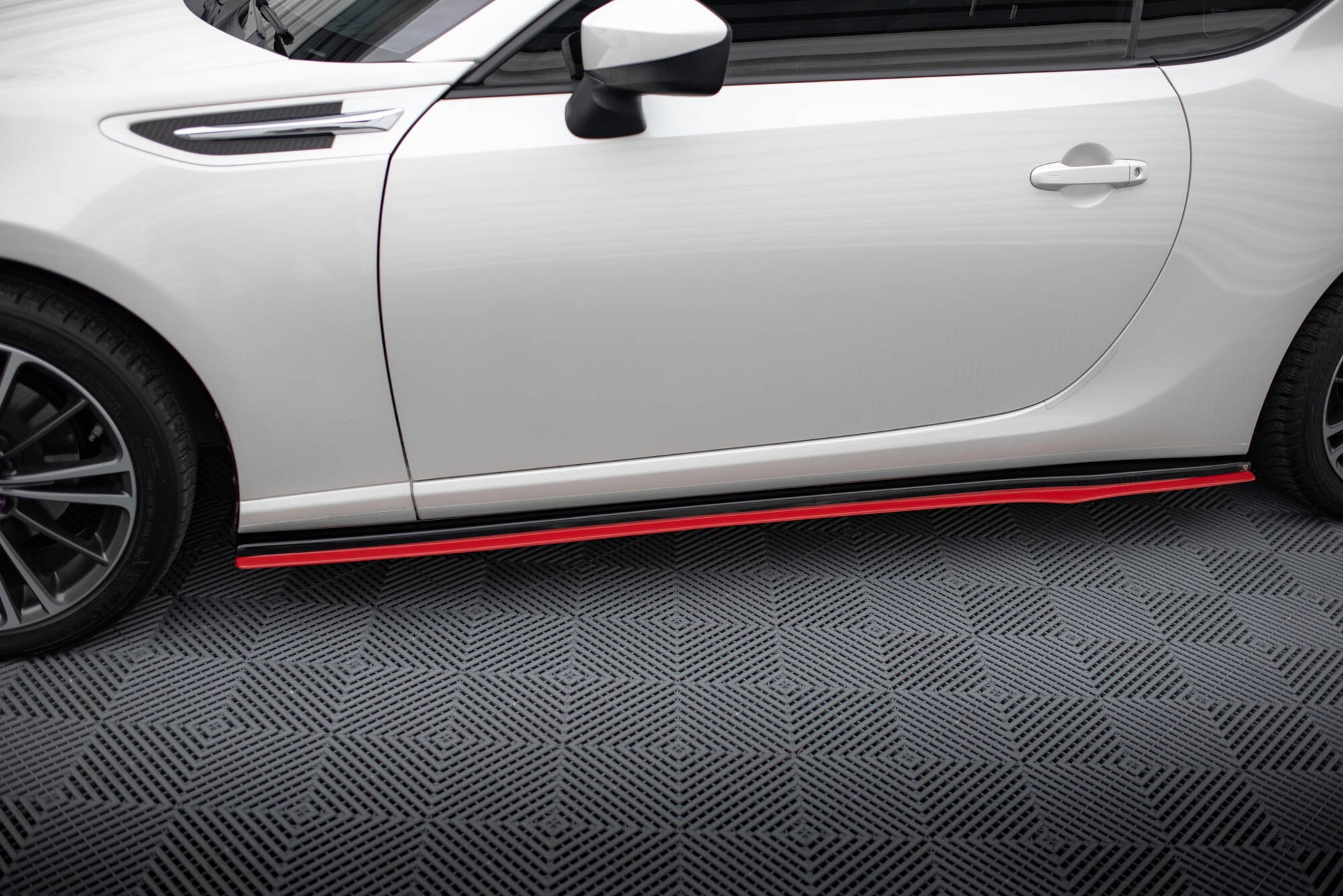 Maxton Design Street+ Seitenschweller Leisten V.2 passend für Subaru BRZ Mk1 / Mk1 Facelift / Toyota GT86 Facelift schwarz Hochglanz
