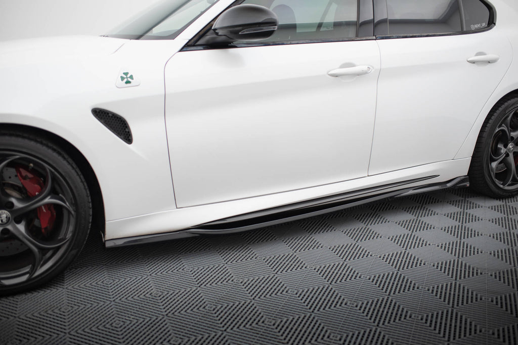 Maxton Design Street+ Seitenschweller Leisten passend für Alfa Romeo Giulia Quadrifoglio schwarz Hochglanz