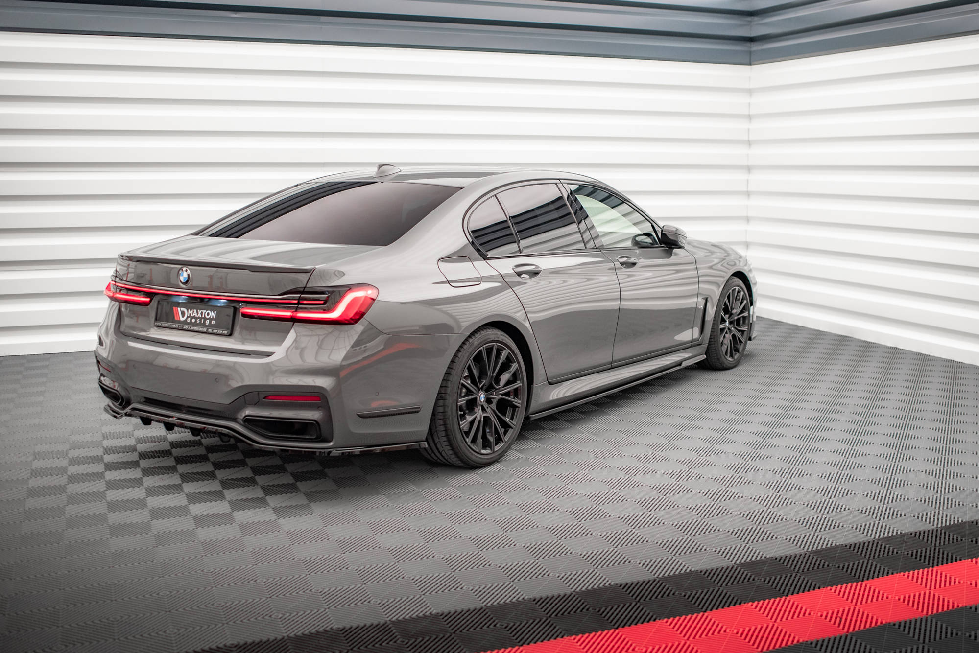 Maxton Design Street+ Seitenschweller Leisten passend für V.1 passend für BMW 7 M-Paket G11 schwarz Hochglanz