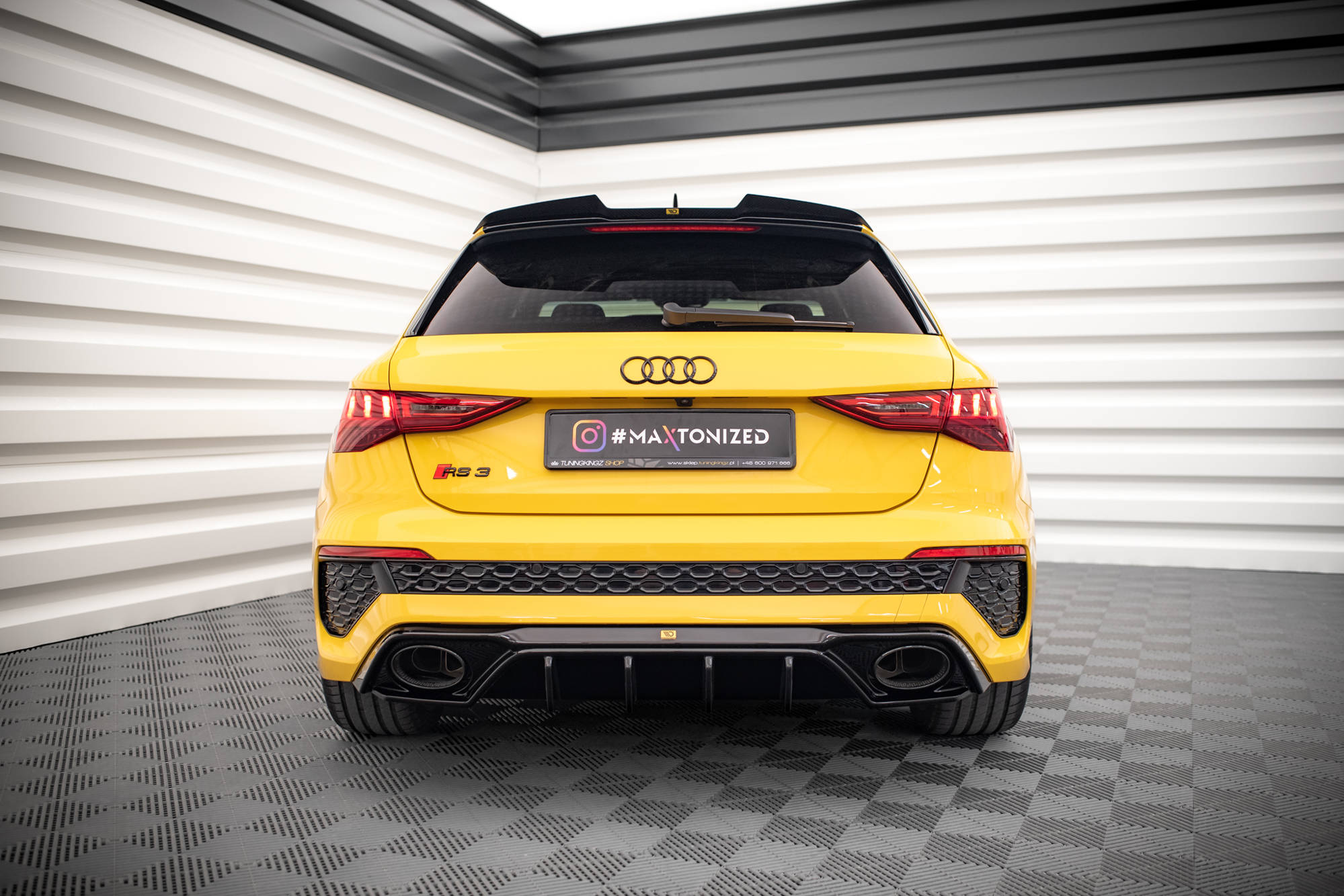 Maxton Design Diffusor Heck Ansatz passend für Audi RS3 8Y schwarz Hochglanz