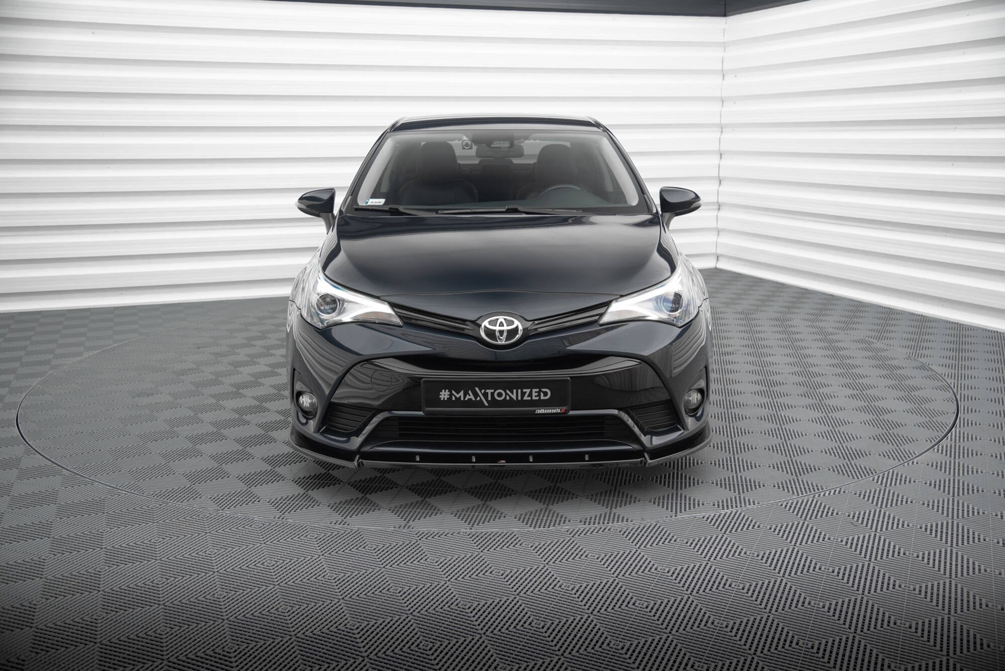 Maxton Design Street+ Spoilerlippe Front Ansatz V.1 passend für Toyota Avensis Mk3 Facelift schwarz Hochglanz