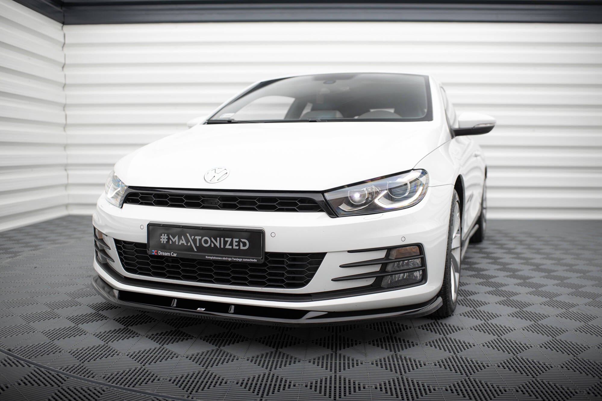 Maxton Design Street+ Spoilerlippe Front Ansatz V.1 passend für VW Scirocco Mk3 Facelift schwarz Hochglanz