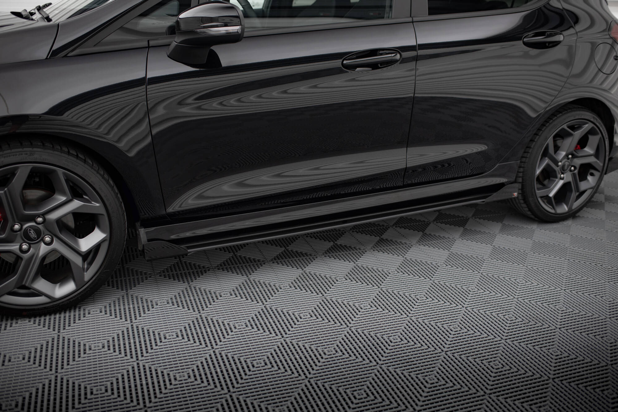 Maxton Design Seitenschweller Flaps passend für Ford Fiesta ST / ST-Line Mk8 schwarz Hochglanz
